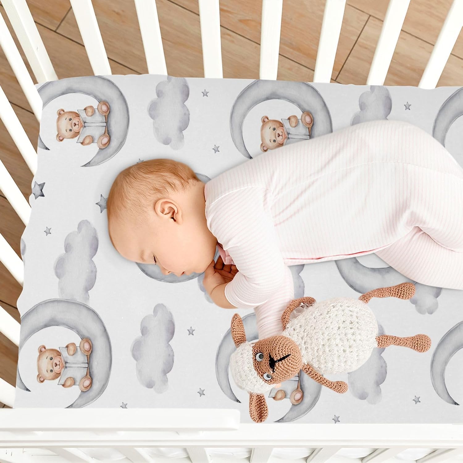 Sábana bajera ajustable para cuna para niños y niñas, diseño de osos kawaii con luna, nubes grises, estrellas, acuarela, para cuna para niños