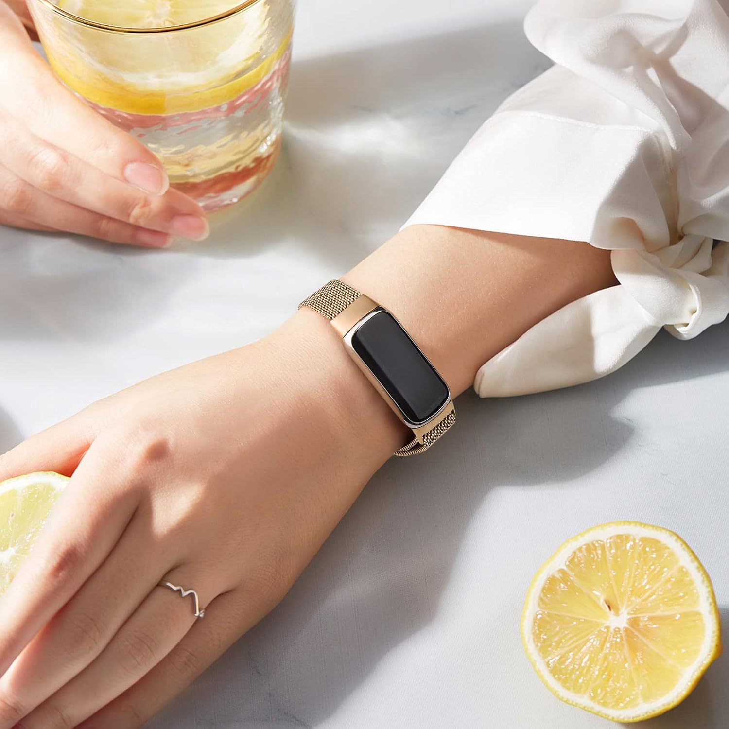 Amzpas Correa de metal compatible con bandas Fitbit Luxe para mujeres y hombres, correa de repuesto de malla de acero inoxidable para Fitbit