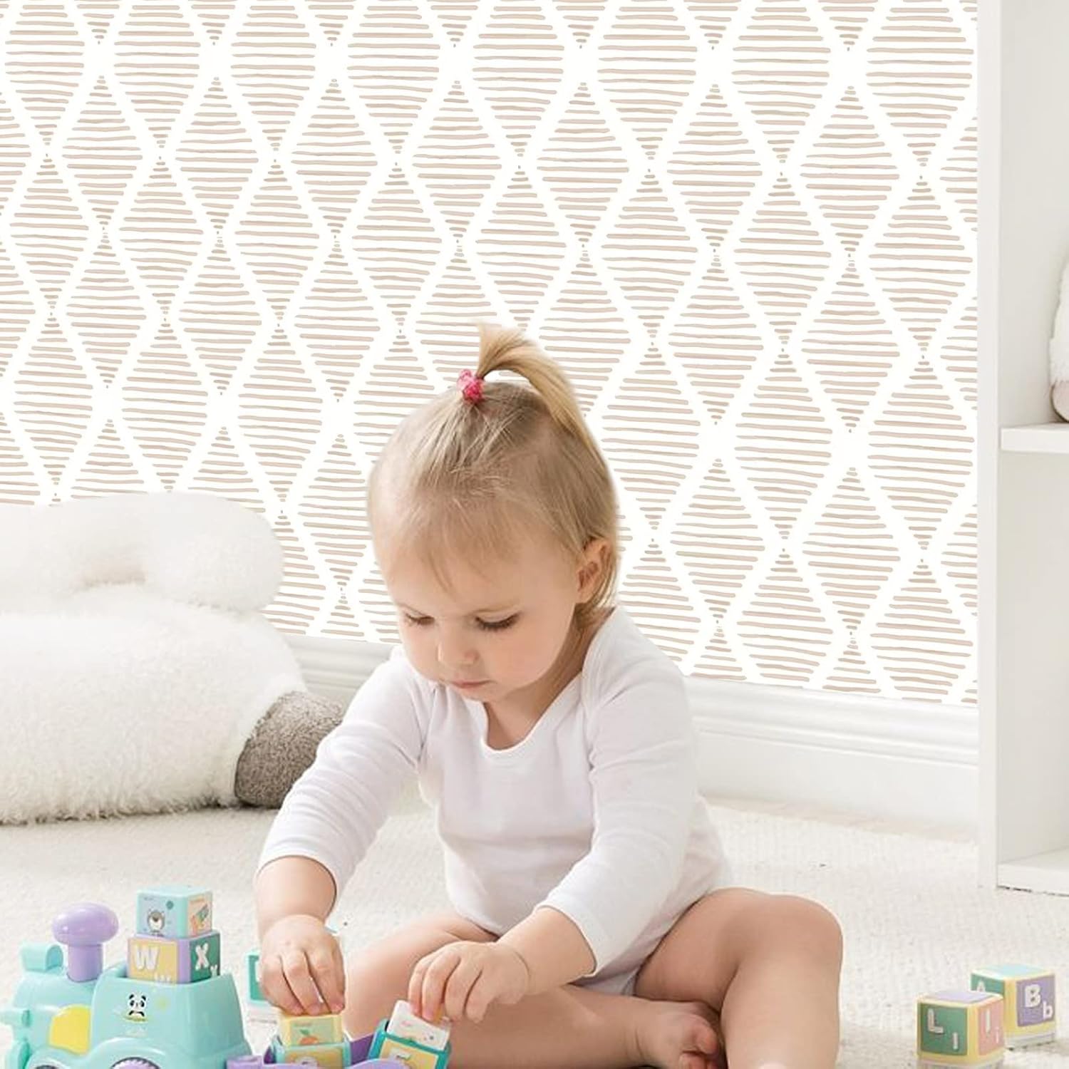 Yun-aeon Papel tapiz de rayas blancas y beige, 17.7 x 240 pulgadas, moderno papel de contacto de diamante geométrico extraíble, papel tapiz