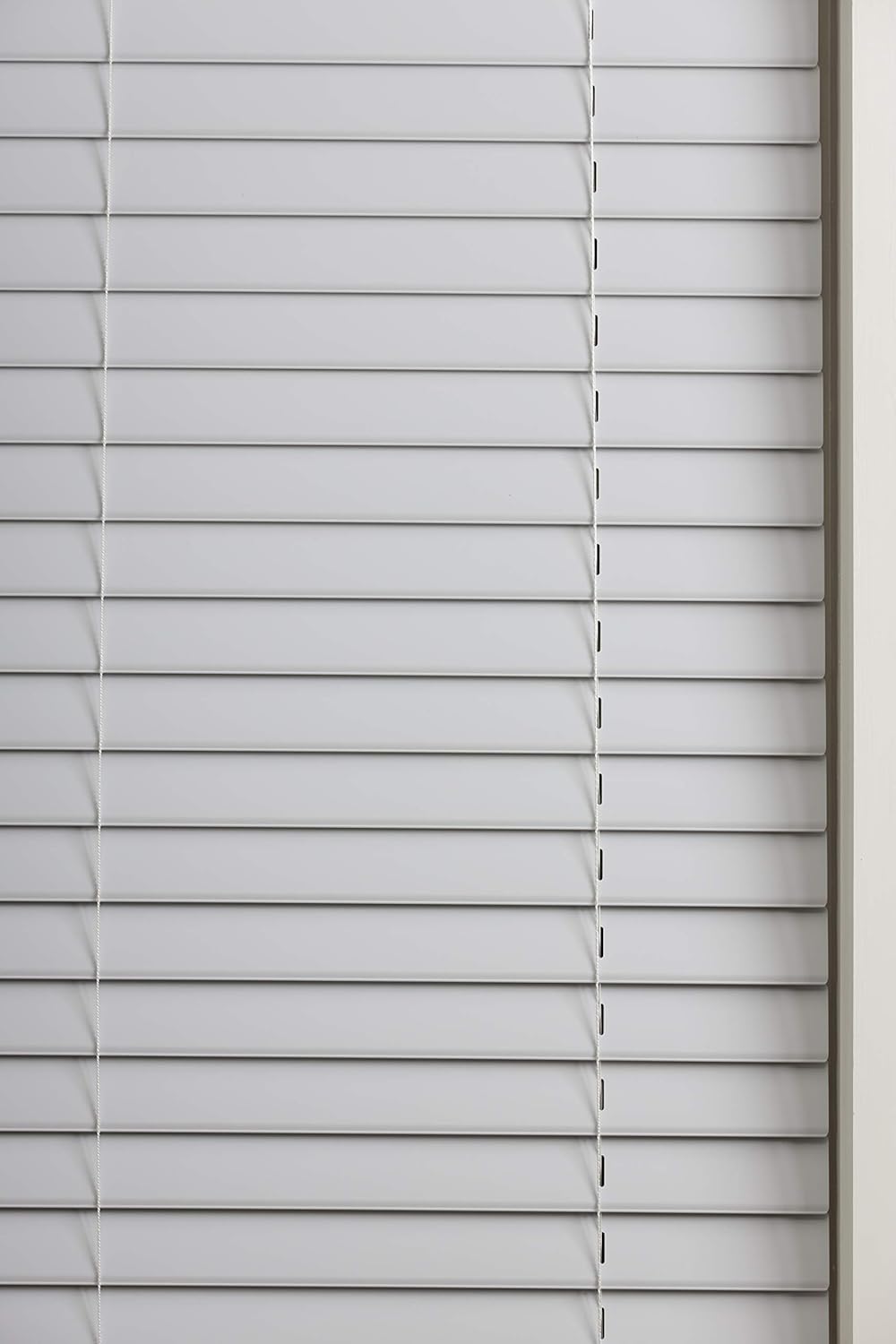 Eclipse Persianas de vinilo prémium de 2 pulgadas para filtrar la luz y privacidad, persianas duraderas de oscurecimiento de habitación para el