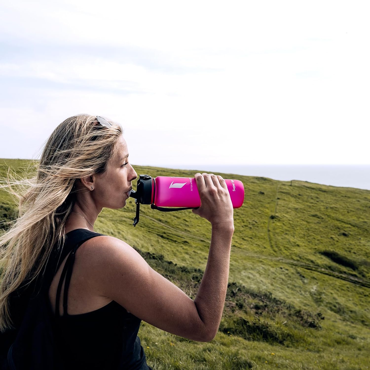 Super Sparrow Sports Water Bottle with Straw – 25 oz32 oz – Non-Toxic BPA Free & Eco-Friendly Tritan Co-Polyester Plastic Water Bottle – Leak Proof