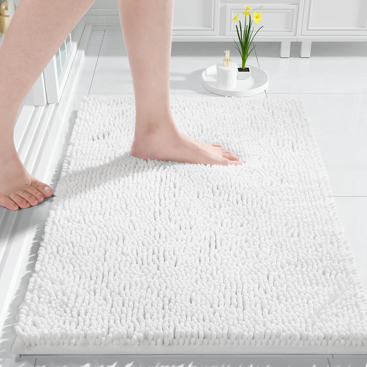 Yimobra Chenille Bathroom Rug, 24×17, Extra Soft Absorbent Bath Rugs, Non-Slip, Bath Mats for Bathroom Floor, Water Absorbent, Machine Washable,