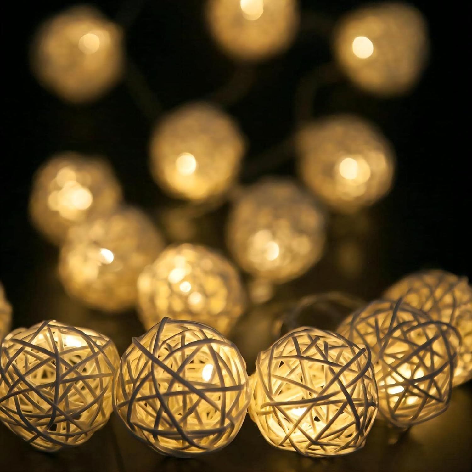 Guirnalda de luces de hadas de bola de ratán de 9.8 pies y 20 pies enchufable, iluminación cálida romántica flexible para decoración del hogar