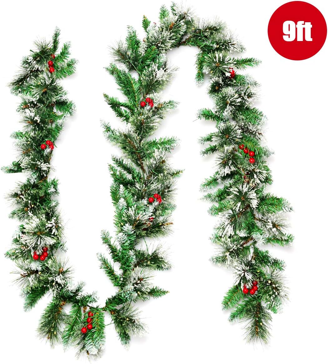 Goplus Guirnalda de Navidad preiluminada de 9 pies, ratán de pino artificial de Navidad con temporizador, 50 luces LED y bayas rojas, ideal para