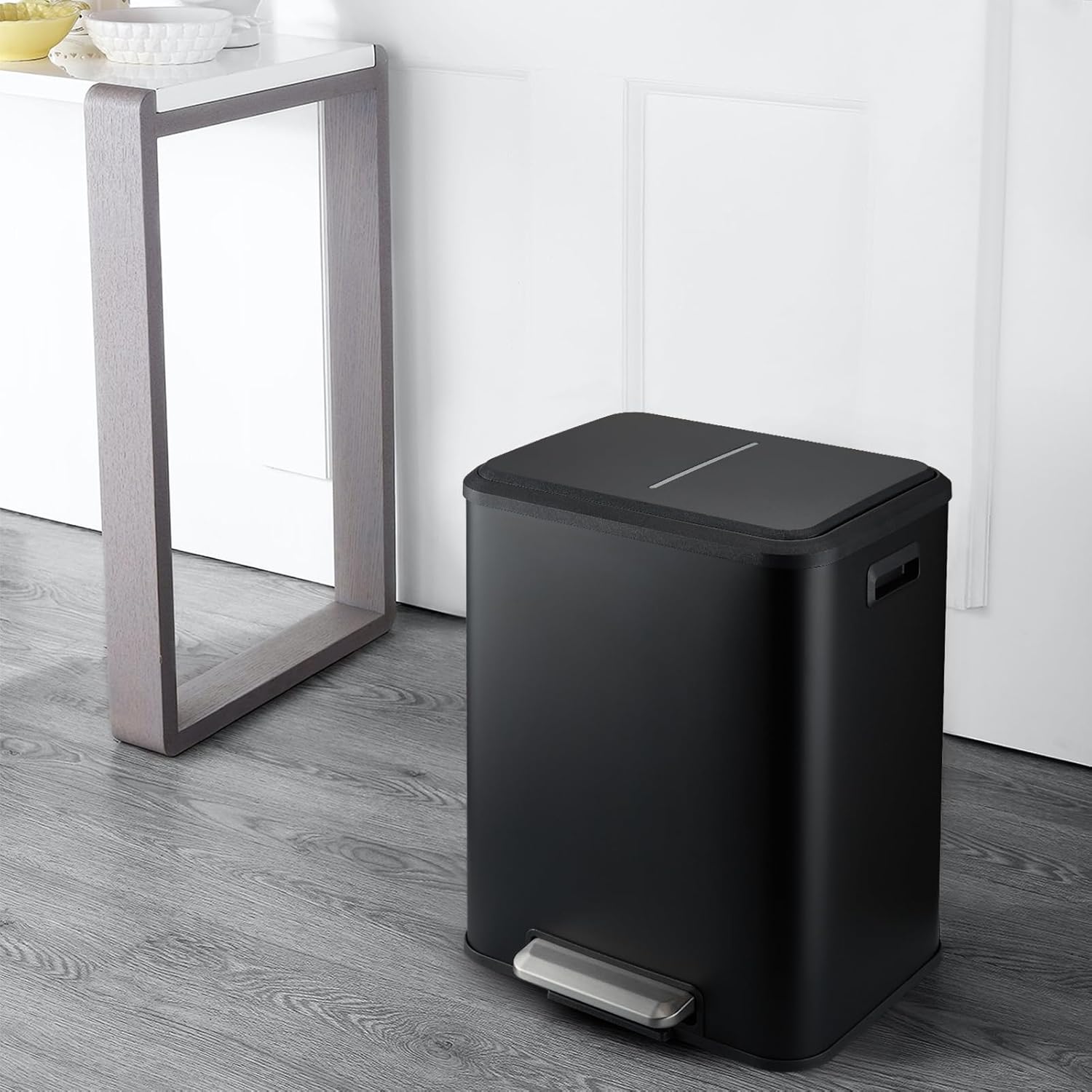 GAOMON Bote de basura, 2 botes de basura dobles de 4 galones y cubo de reciclaje, 2 compartimentos, incluye 2 cubos interiores extraíbles, tapa de