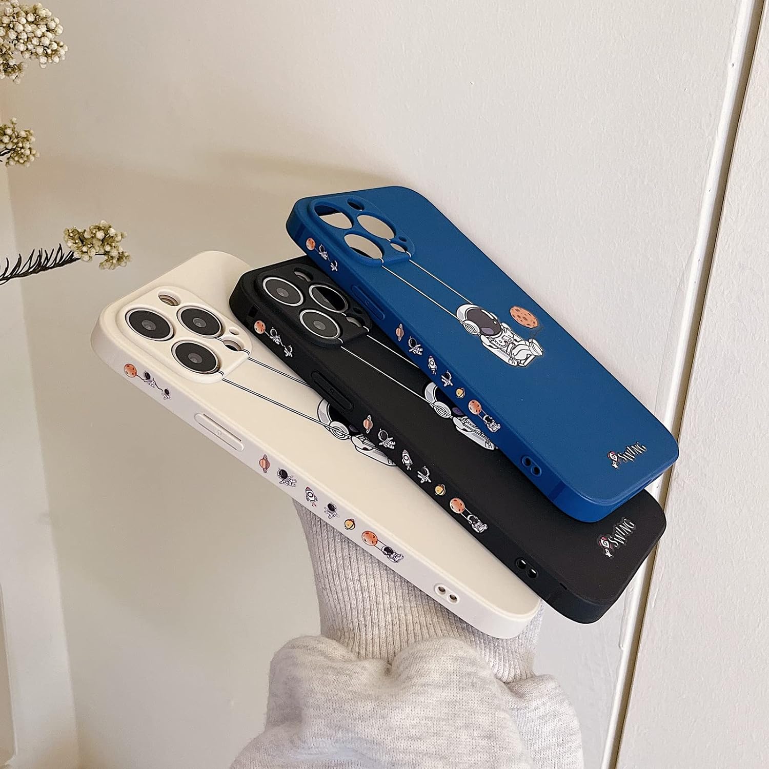 Linda funda para iPhone 11 Pro Max, diseño de astronauta, planeta y luna, diseño elegante de TPU suave, a prueba de golpes, antideslizante, funda