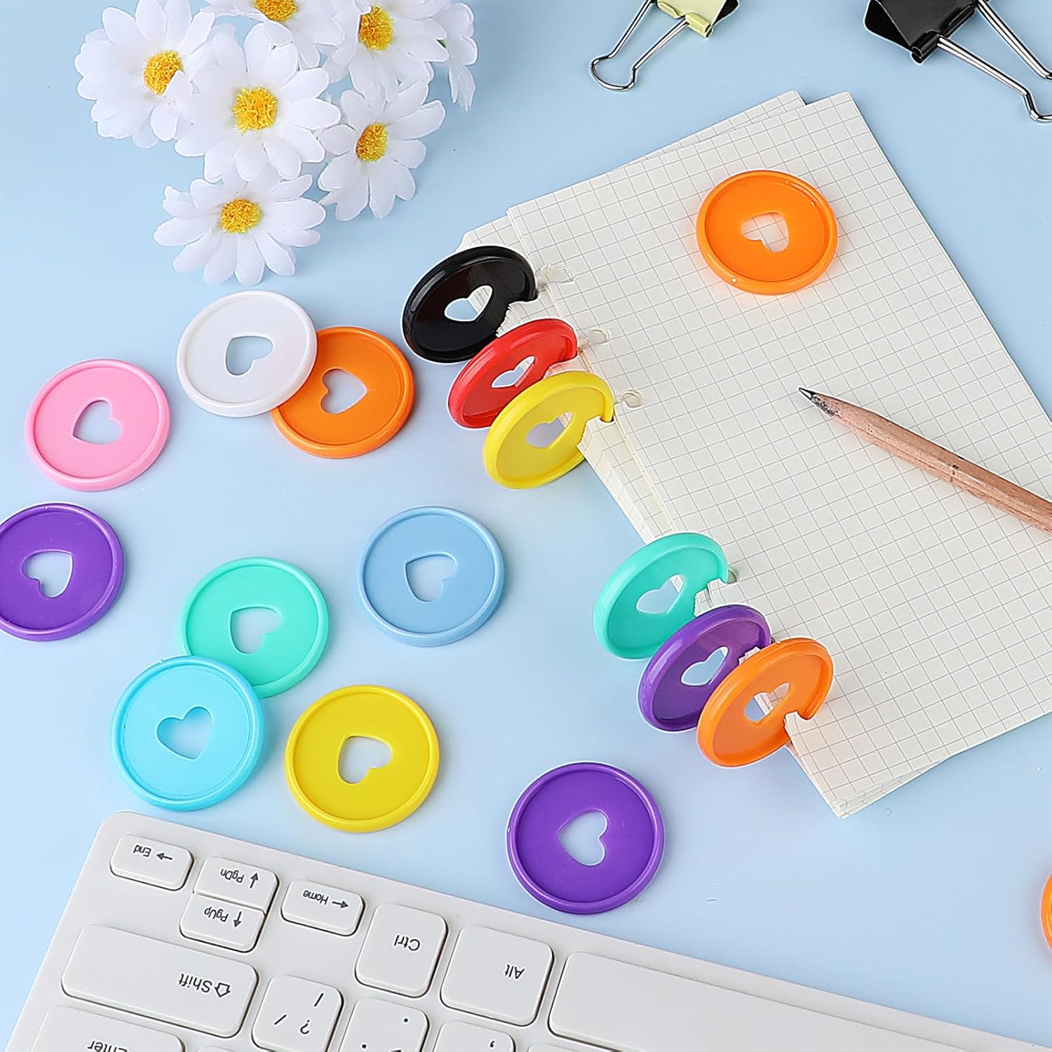 60 discos de plástico para carpeta de hojas sueltas, 10 colores de 1.4 pulgadas, discos expansores de plástico con forma de corazón de 1.4 pulgadas,