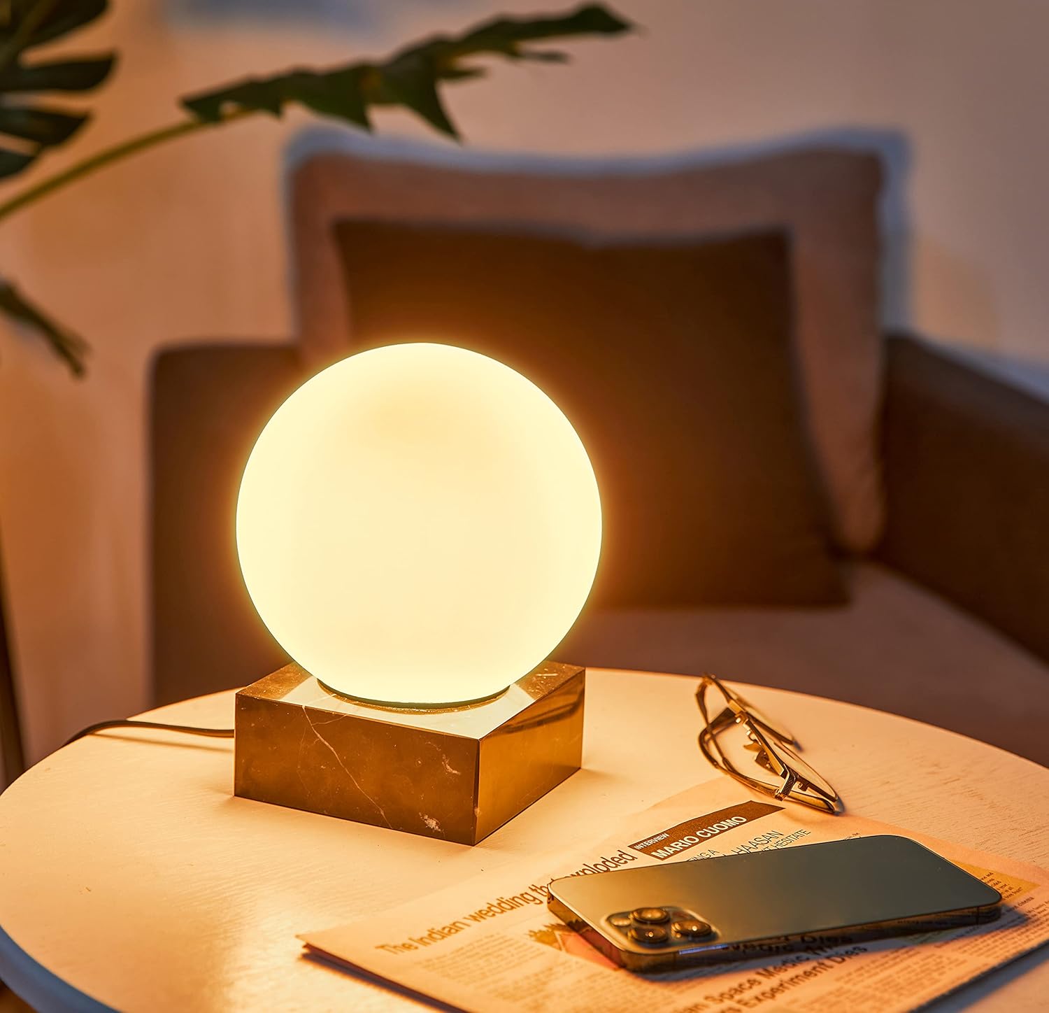 FLORNIA Lámpara de mesa industrial moderna, lámpara de escritorio única con pantalla de vidrio y base de mármol para dormitorio, sala de estar,