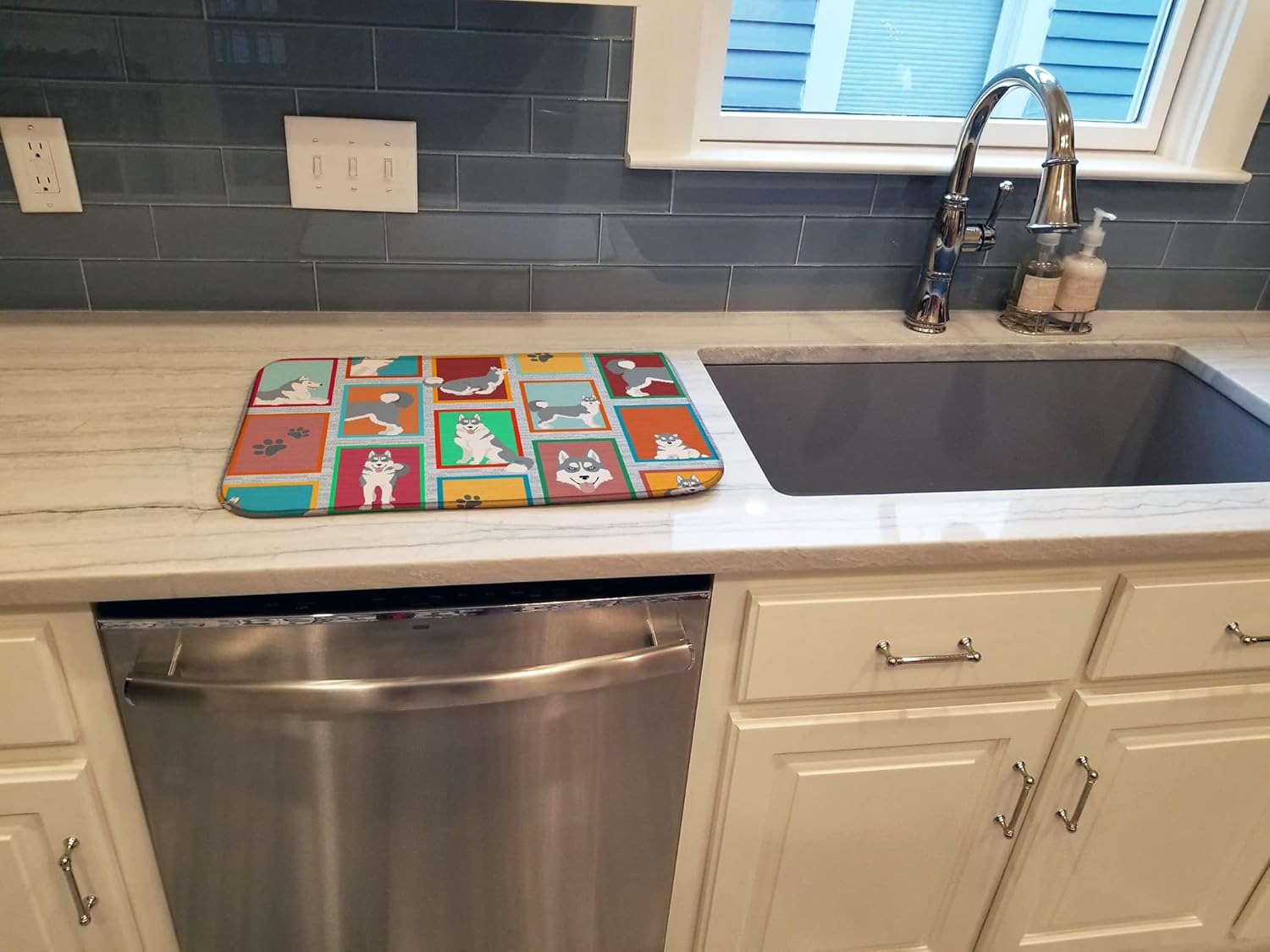 Caroline’s Treasures MLM1159DDM – Tapete de secado de platos de Husky siberiano gris absorbente para secado de platos para encimera de cocina,