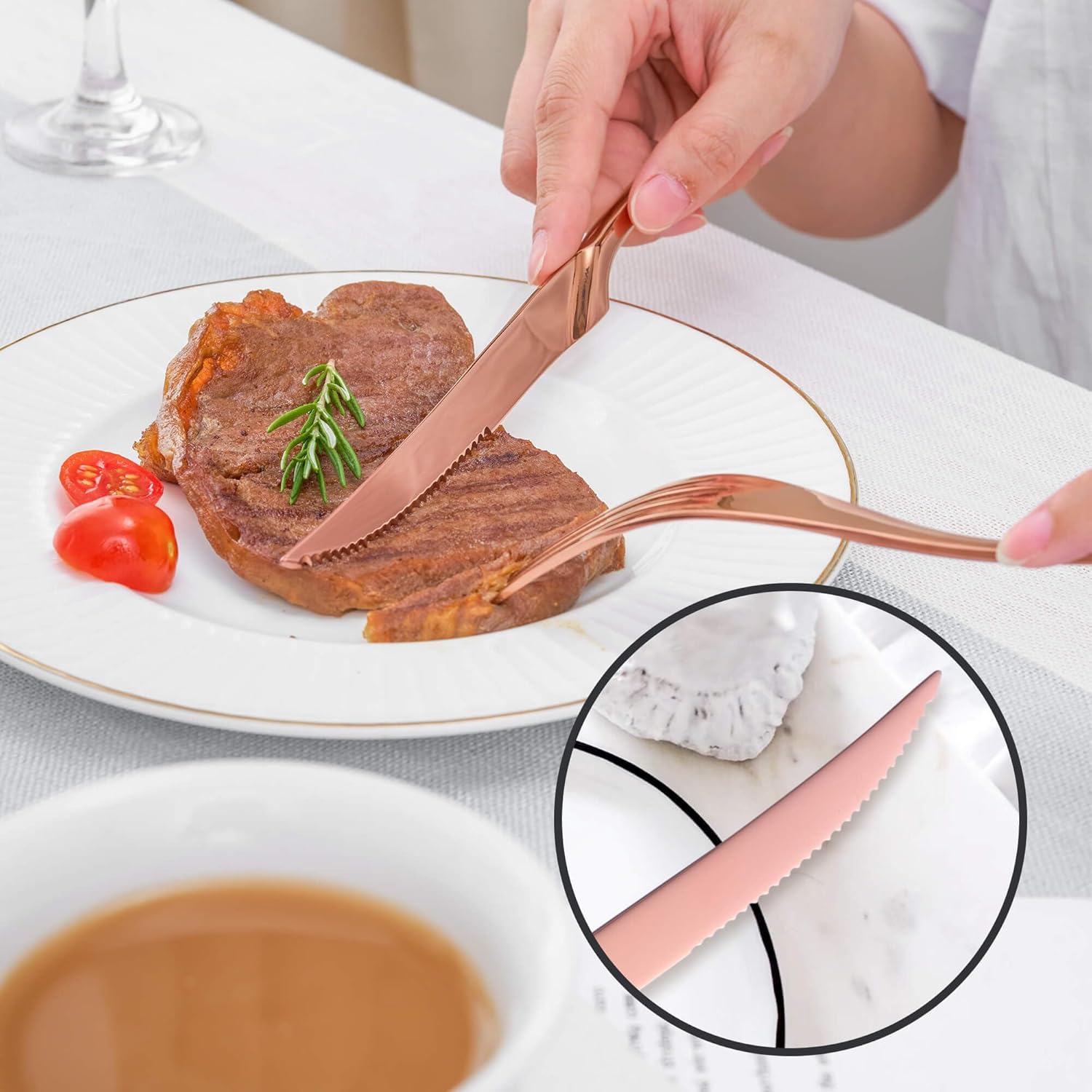 Joincook Juego de cubiertos de 24 piezas de oro rosa con cuchillos de carne para 4, moderno juego de cubiertos de acero inoxidable 1810, juego de