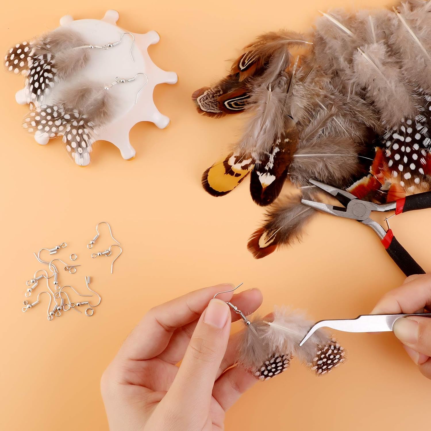 MWOOT 9 estilos surtidos de plumas artesanales (180 unidades), plumas de pollo naturales para bricolaje, aretes, alas, atrapasueños, manualidades,