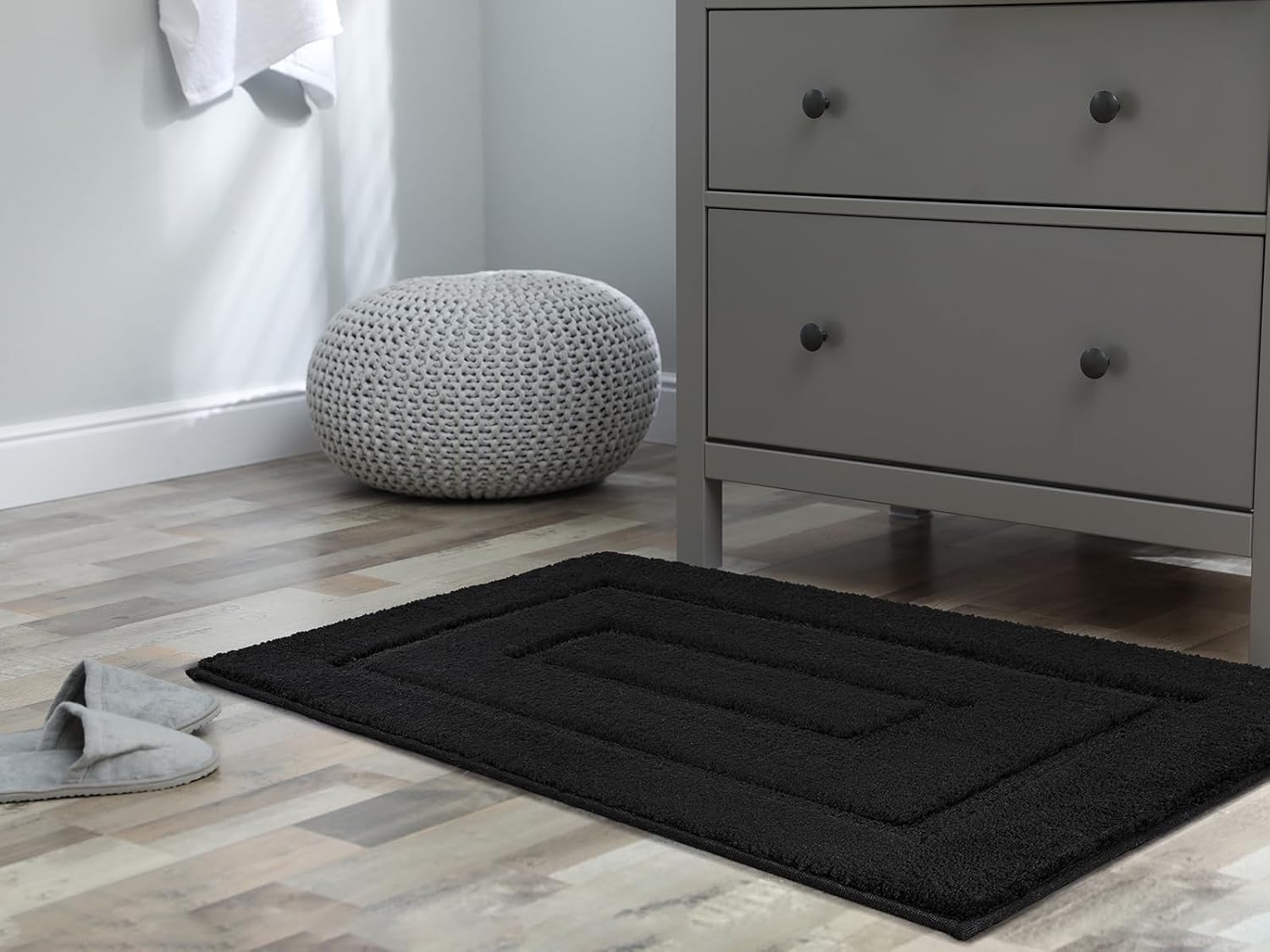 HOMORE Alfombra de baño negra de 24 x 36 pulgadas, gruesa, suave, absorbente, de microfibra, alfombra de pasillo de baño lavable para baño,