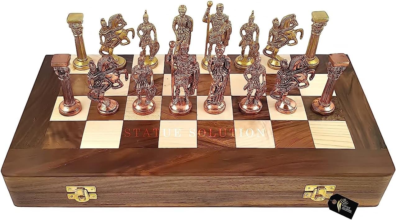 Juego de ajedrez con piezas esculpidas de latón en estilo romano antiguo con tablero plegable de madera de 16 pulgadas, paquete de 1, multicolor