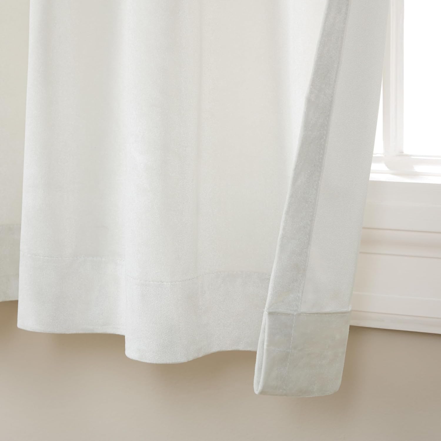 Exclusive Home – Par de paneles de cortinas plisadas pesadas de terciopelo, 63 pulgadas de largo, color blanco invierno