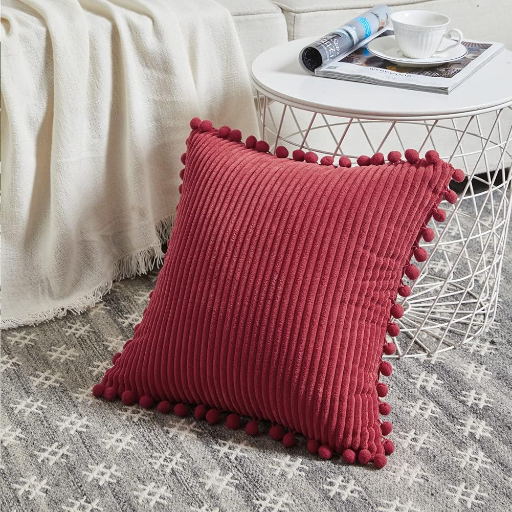 Fancy Homi – 2 paquetes de fundas decorativas de cojín de 20 x 20 pulgadas, con pompones, ideales para la decoración del hogar en Navidad funda de