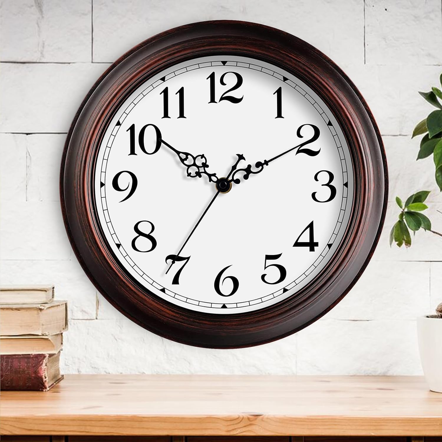 HYLANDA Reloj de pared de 12 pulgadas, funciona con pilas, reloj de bronce para cocina, silencioso, sin tictac, color marrón, para sala de estar,