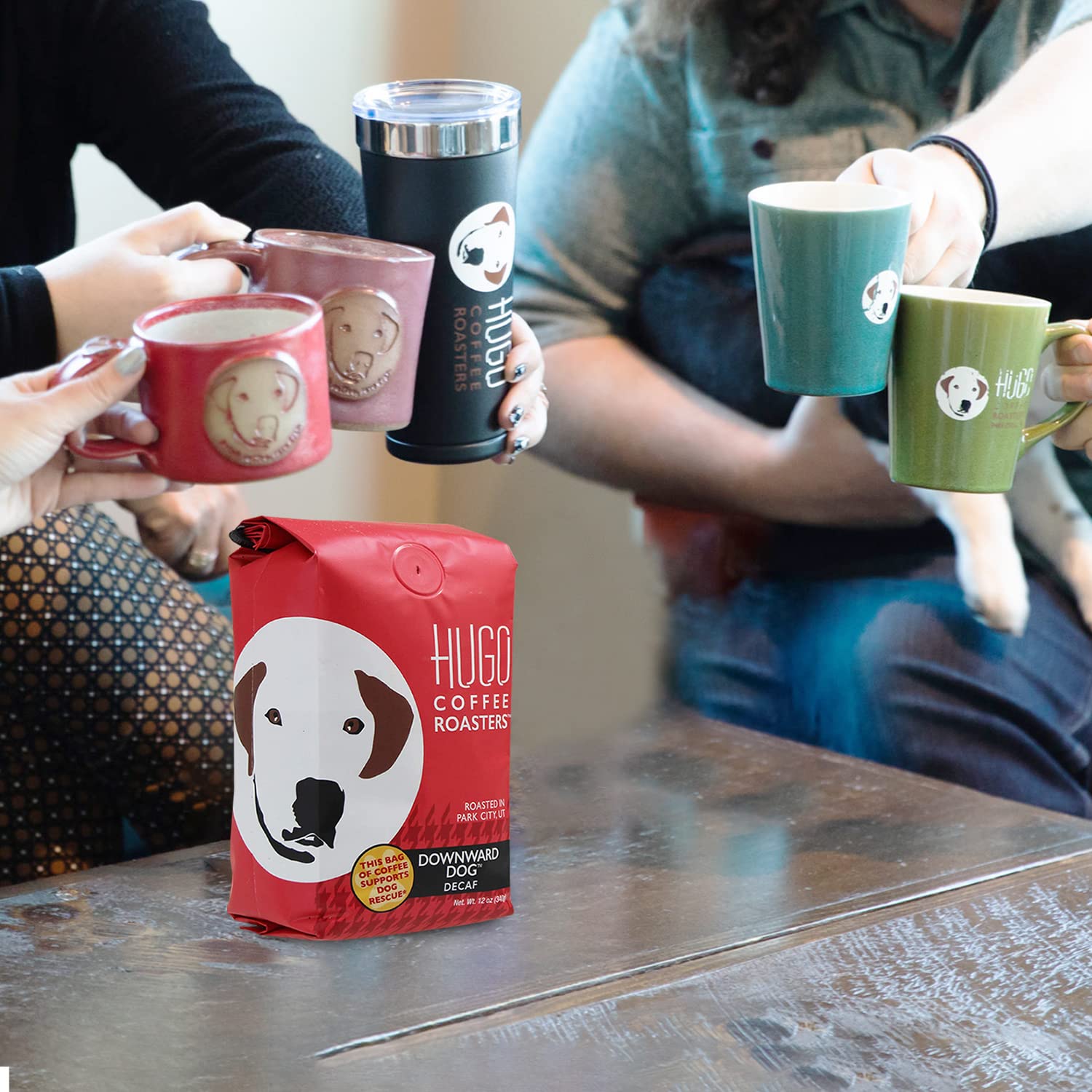 Hugo Coffee – Café descafeinado para perros con sabor orgánico almizclado, pan con plátano, sabores de caramelo y cacao, Hugo apoya los rescates de
