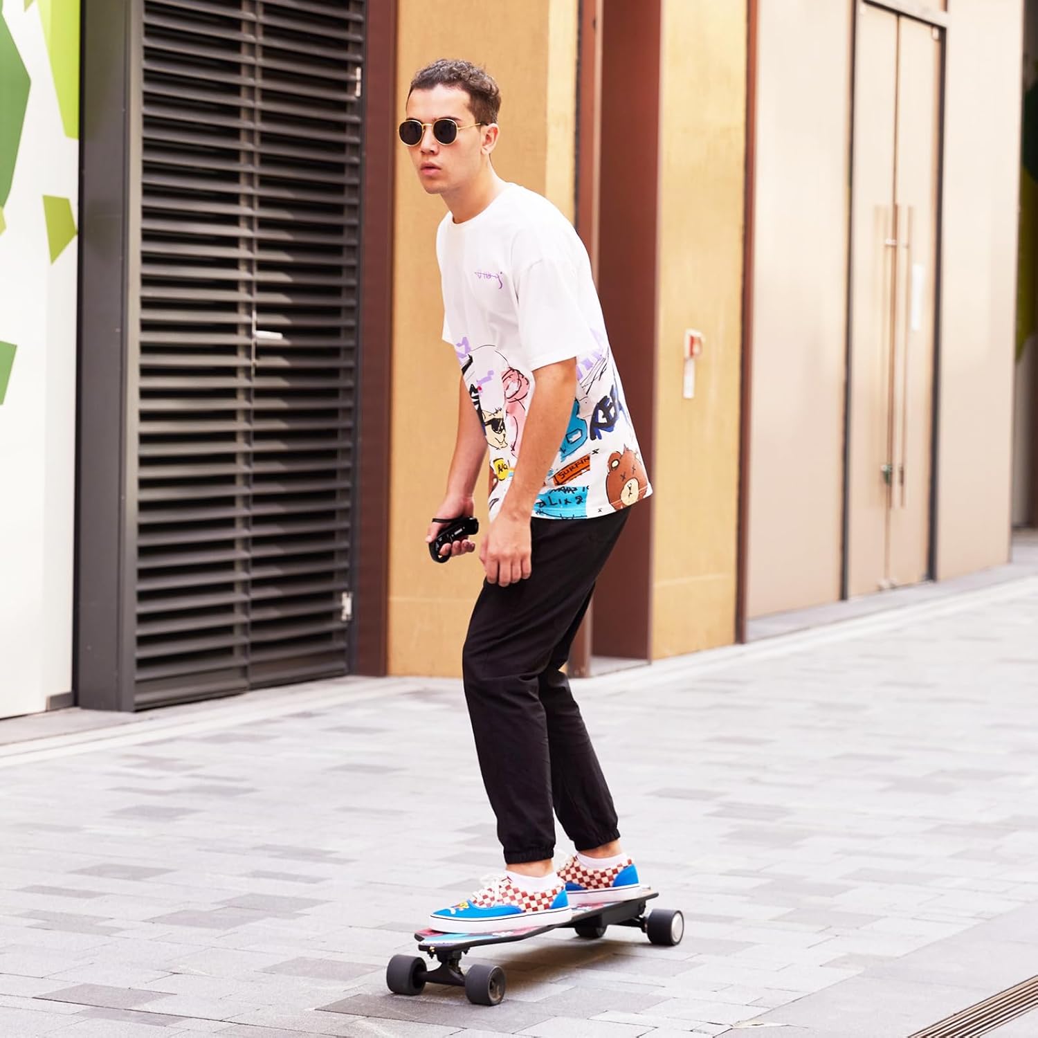 Caroma Electric Skateboards with Remote, 350W Powerful Motor, 12.4MPH Top Speed, 4000mAH Battery, 13 Miles Max Range E Skateboard, 4 Speed Mode