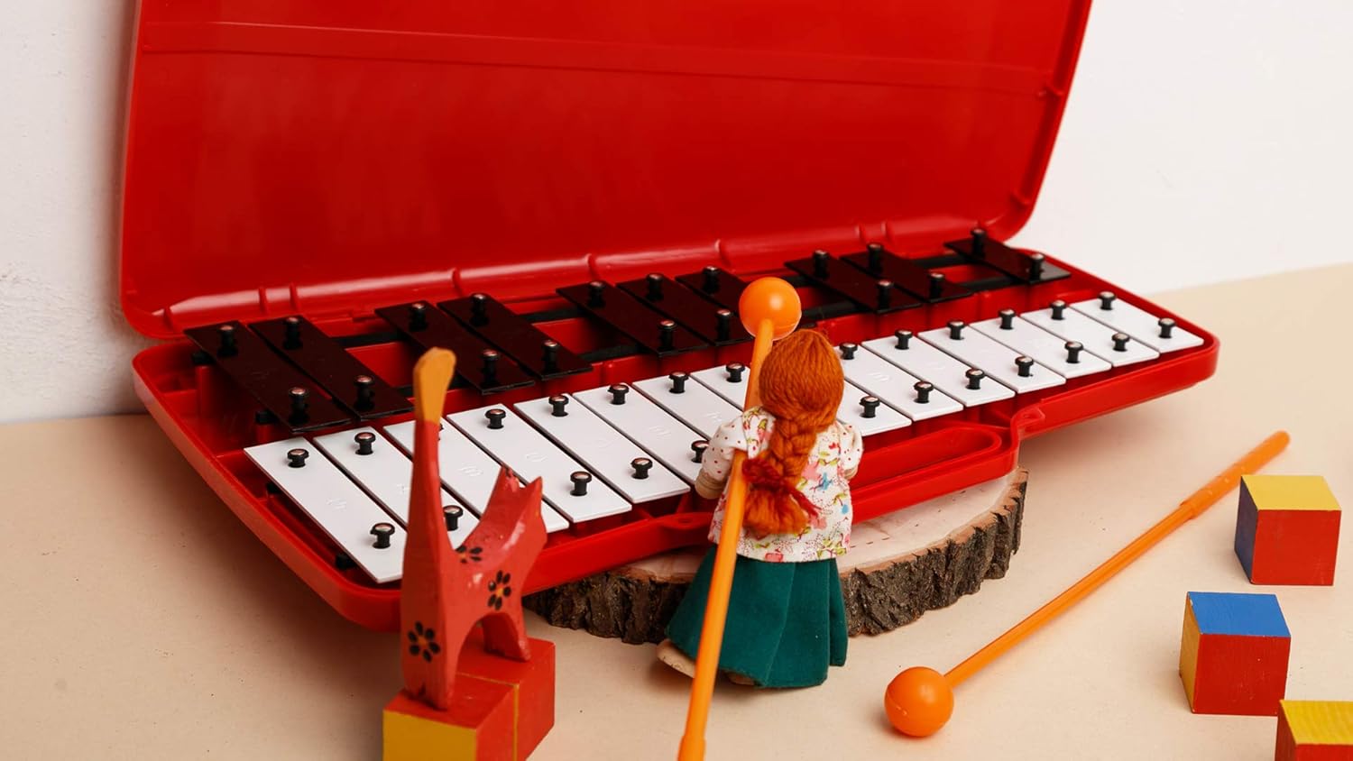 Xylophone 25 Note Chromatic Glockenspiel en una caja de plástico roja – Juegos de tarjetas con 23 canciones codificadas por letras