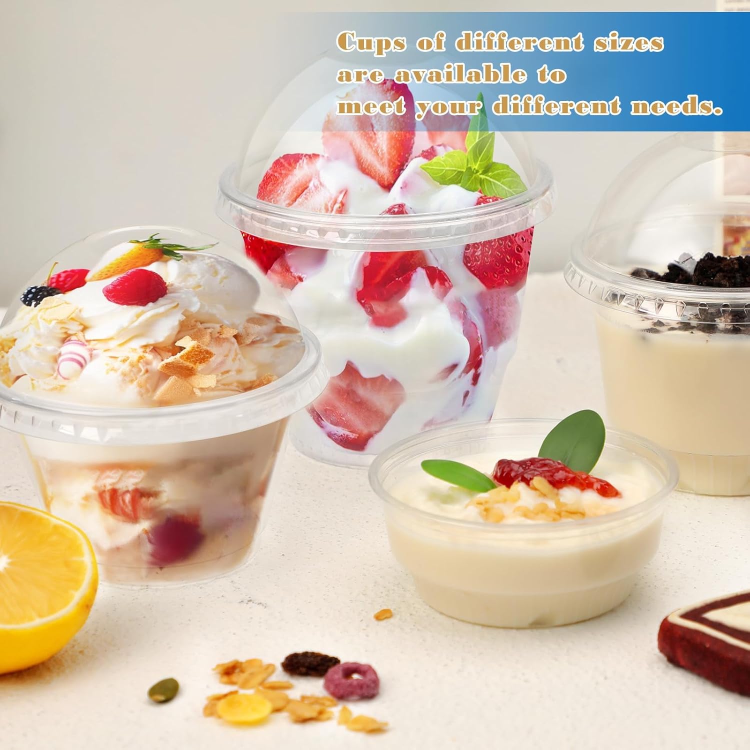 Huaiid Paquete de 50 vasos de postre de plástico transparente de 7 onzas con tapas de cúpula, vasos de plástico transparente desechables, vasos de
