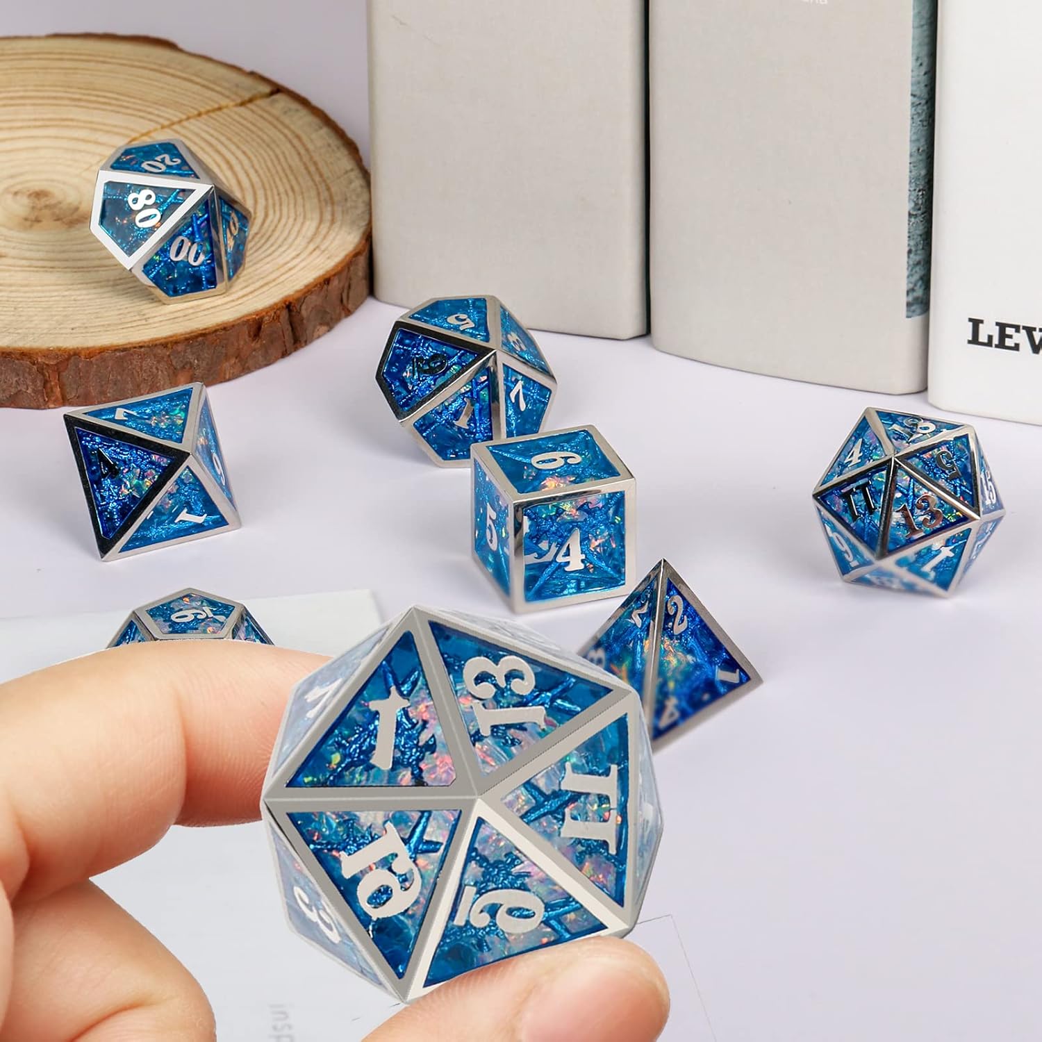 Dados DND, dados de metal huecos D&D, dados de resina de doble espada con caja de regalo para juegos de mazmorras y dragones, 7 piezas de dados