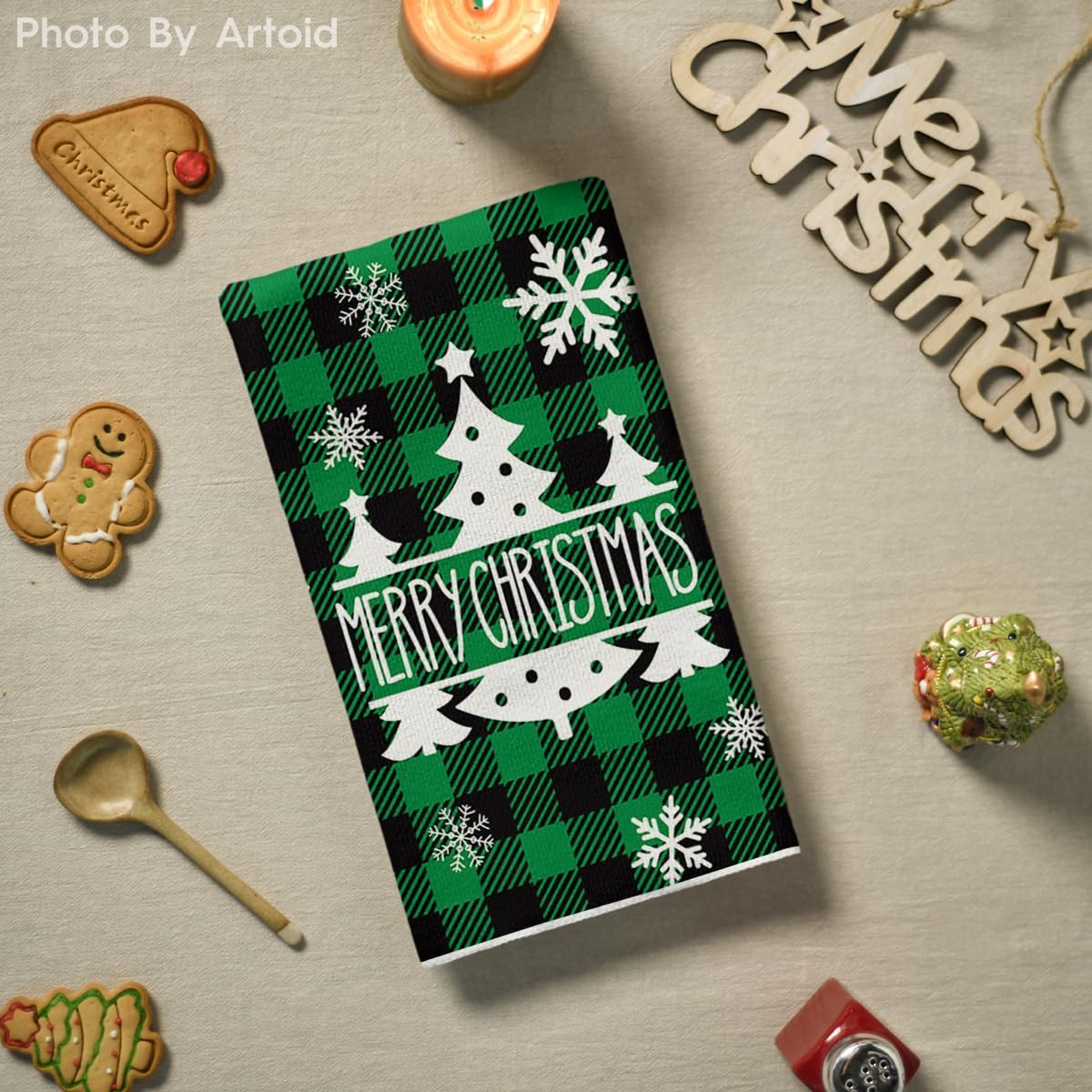 Artoid Mode Juego de 4 toallas de cocina de Navidad con diseño de copos de nieve de búfalo verde, 18 x 26 pulgadas, decoración diaria de invierno