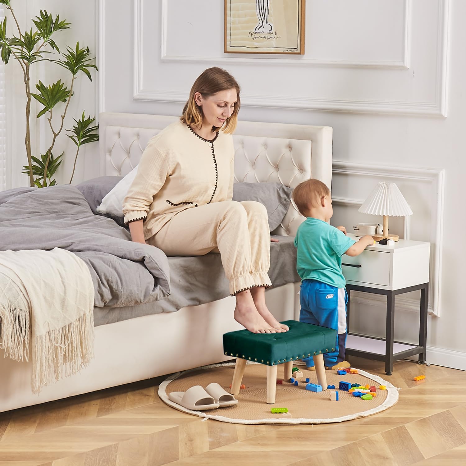 Cpintltr Reposapiés pequeño otomano, otomano suave remachado de terciopelo con patas de madera, sofá reposapiés adicional para sala de estar,