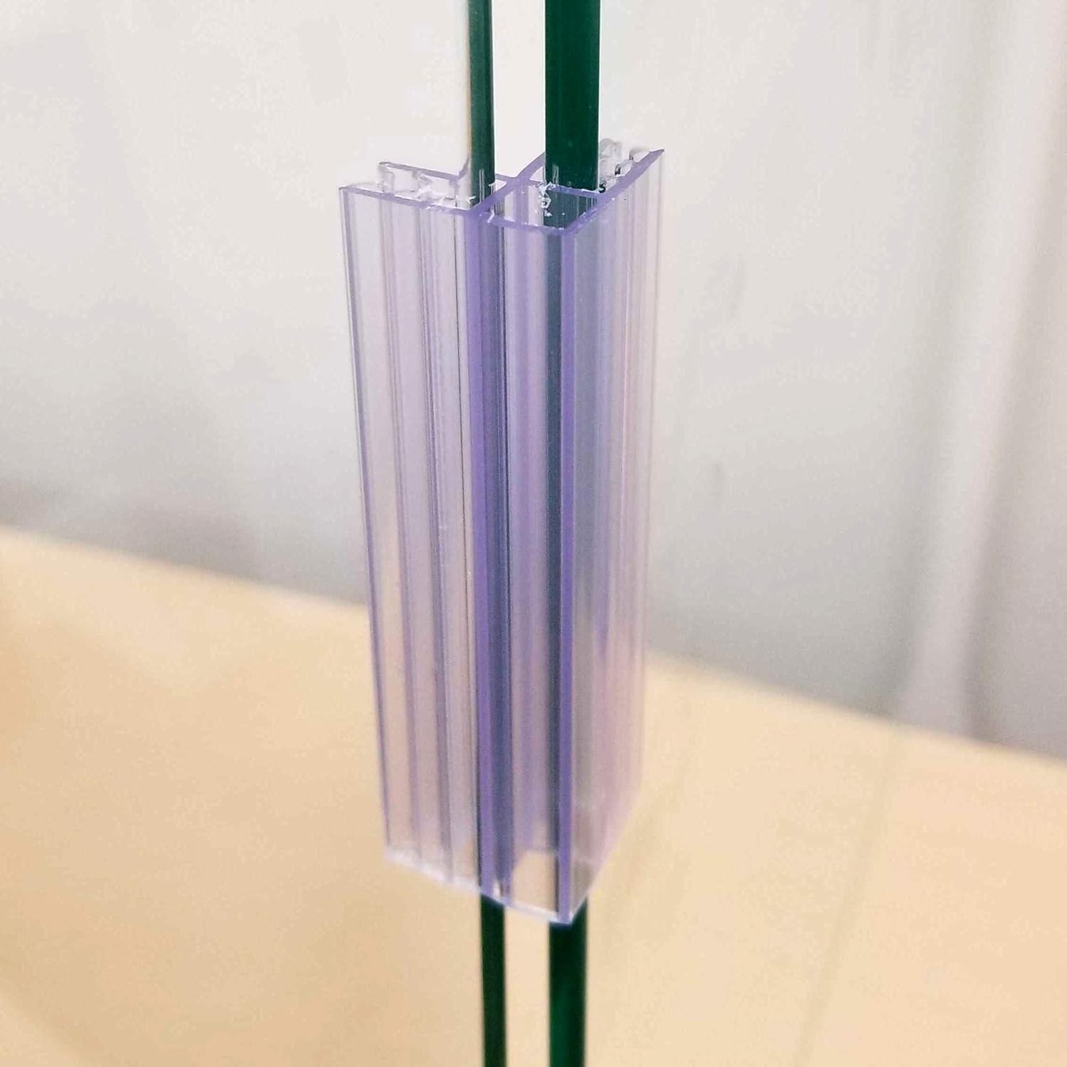 Conectores de esquina de 2 vías Sneeze Guard Holder para plexiglás, láminas acrílicas y paneles de barrera de gotas aerotransportados de hasta 14 de