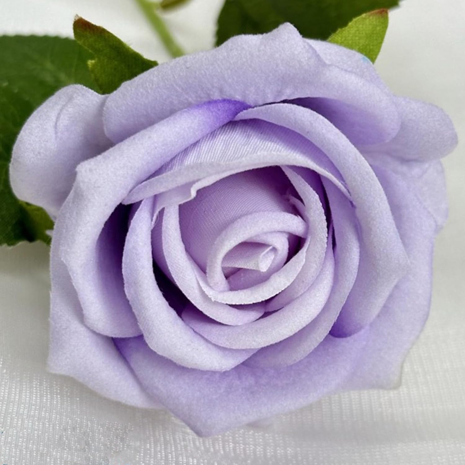 30 piezas de rosas artificiales de seda con cabezas y tallos de rosas artificiales para decoración del hogar y boda (morado claro)