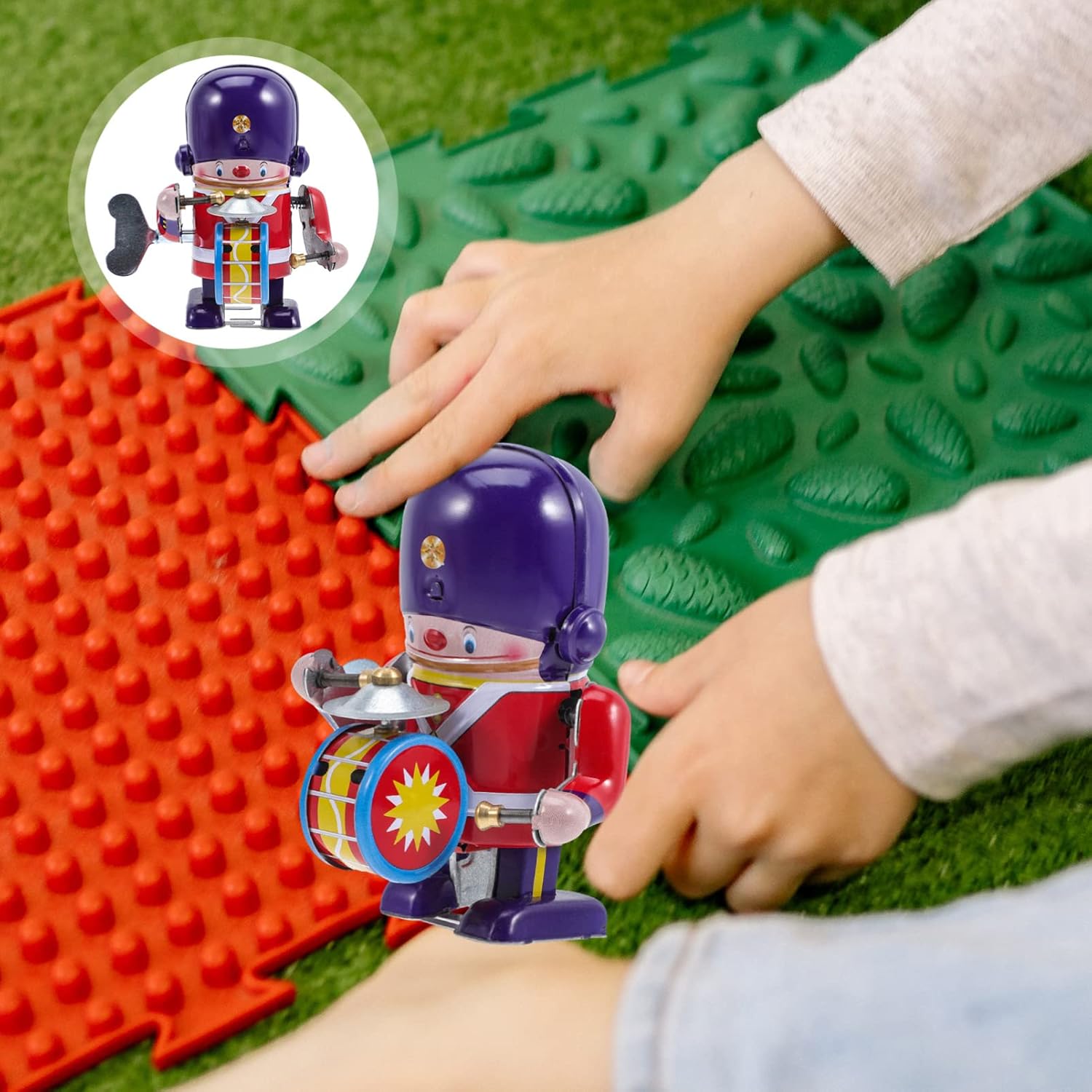 ABOOFAN Juguete de cuerda de hojalata de juguete mecánico que camina baterista soldado retro Pascua Vintage Wind- up juguete para niños, novedad de