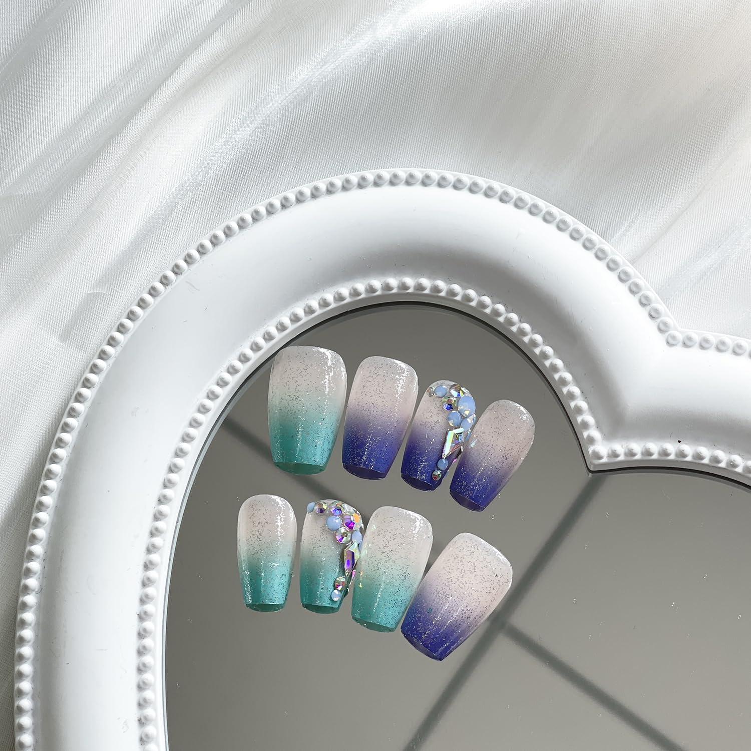 Uñas postizas a presión medianas con diseño de ataúd SWEKKE de sirena, cobertura completa, degradadas, con diseños de diamantes de imitación,