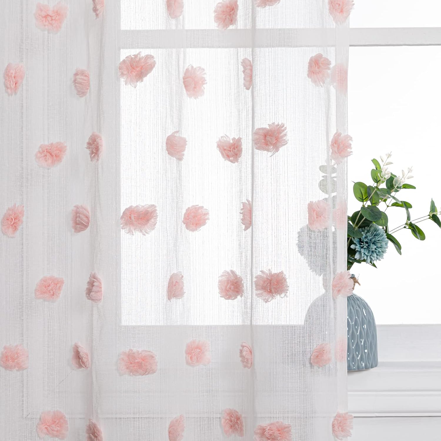 MYSKY HOME Cortinas pequeñas para ventana de baño o cocina, 45 pulgadas de largo, cortinas traslúcidas con pompones rosas y bolsillo para cortinero,