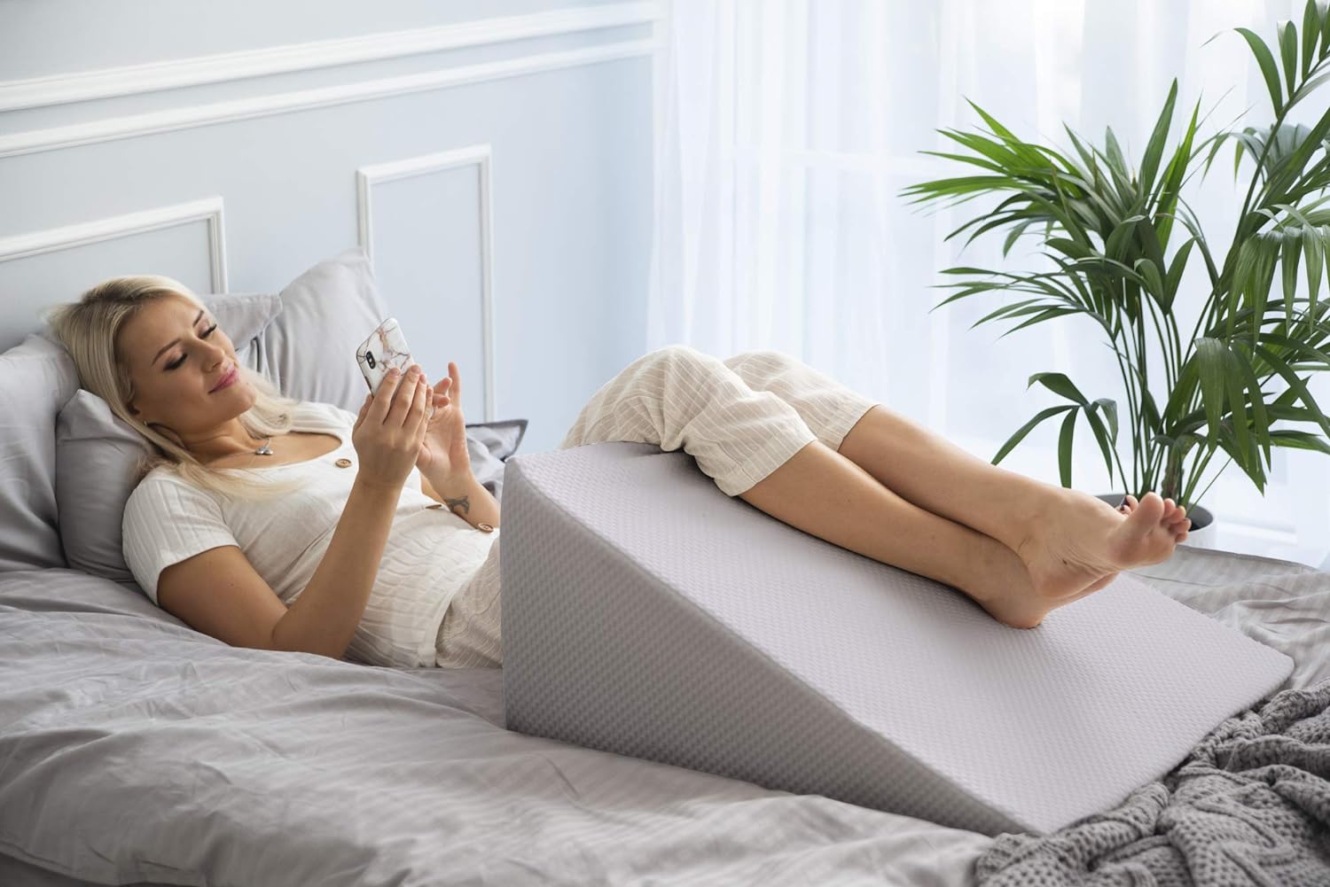 PLANETOFBAMBOO Funda de almohada de cuña de repuesto de viscosa de bambú (24 x 24 x 10) con cremallera, absorbente del sudor, absorbe la humedad,