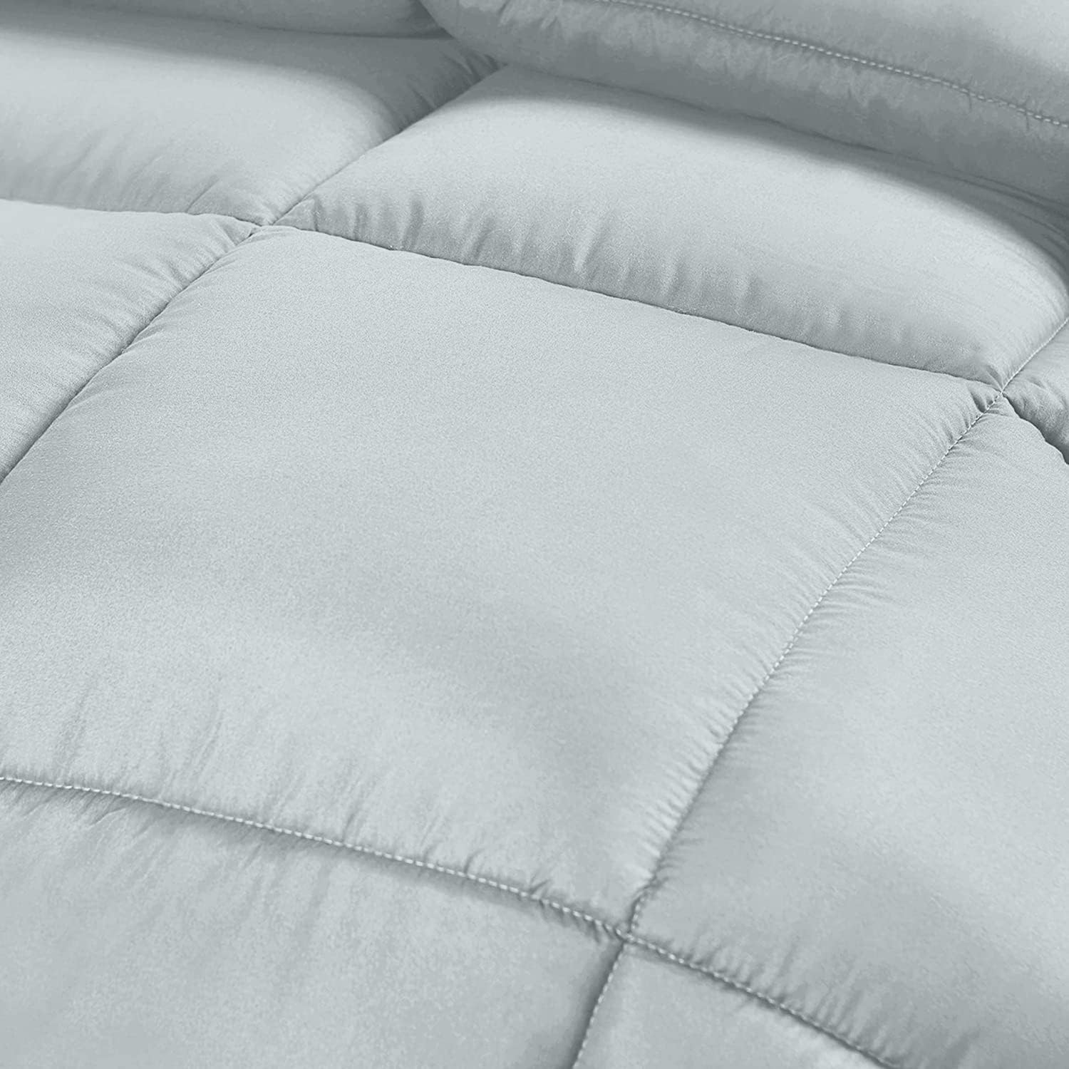 Utopia Bedding Relleno de edredón  Edredón acolchado con pestañas en las esquinas  Edredón alternativo cosido en caja (King, gris claro)