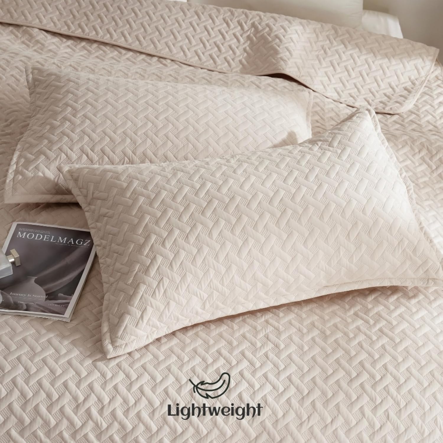 Juego de edredón tamaño California King, color beige claro, para todas las estaciones, colcha ligera y suave (1 edredón, 2 fundas de almohada)
