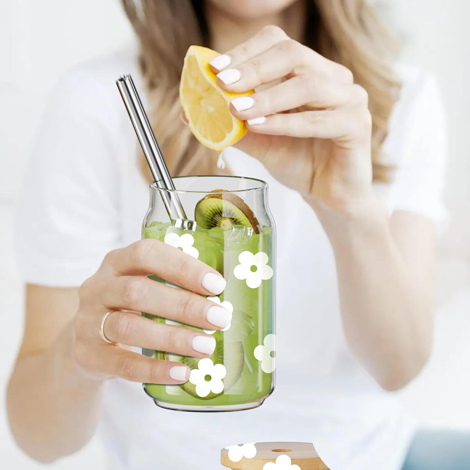 Lindas tazas de vidrio con tapas y pajitas con diseño, vaso con forma de lata floral retro, vasos estéticos para café helado, vaso de vidrio