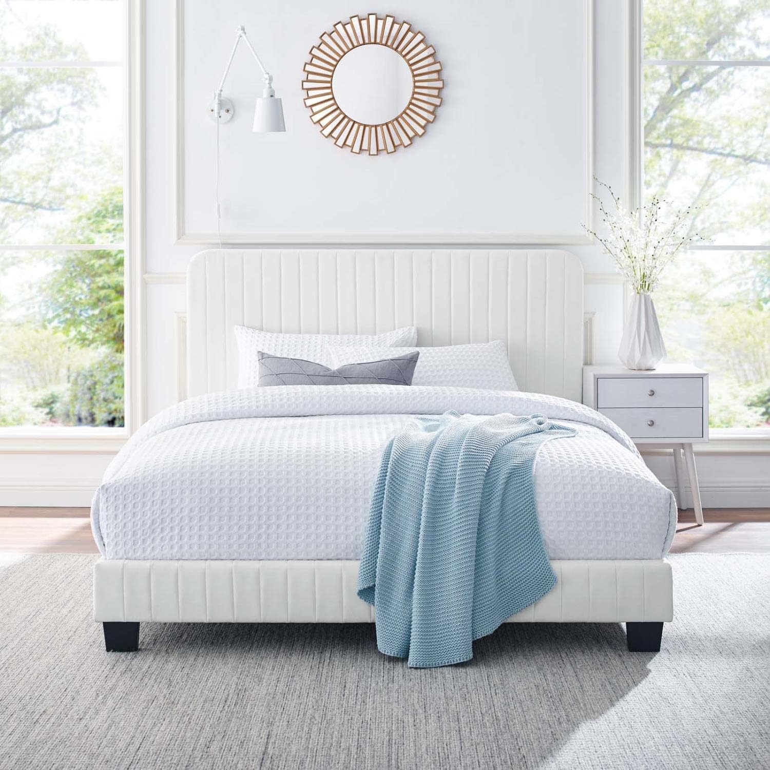 Modway Celine Channel – Cama con plataforma de terciopelo copetudo, tamaño Queen, color blanco