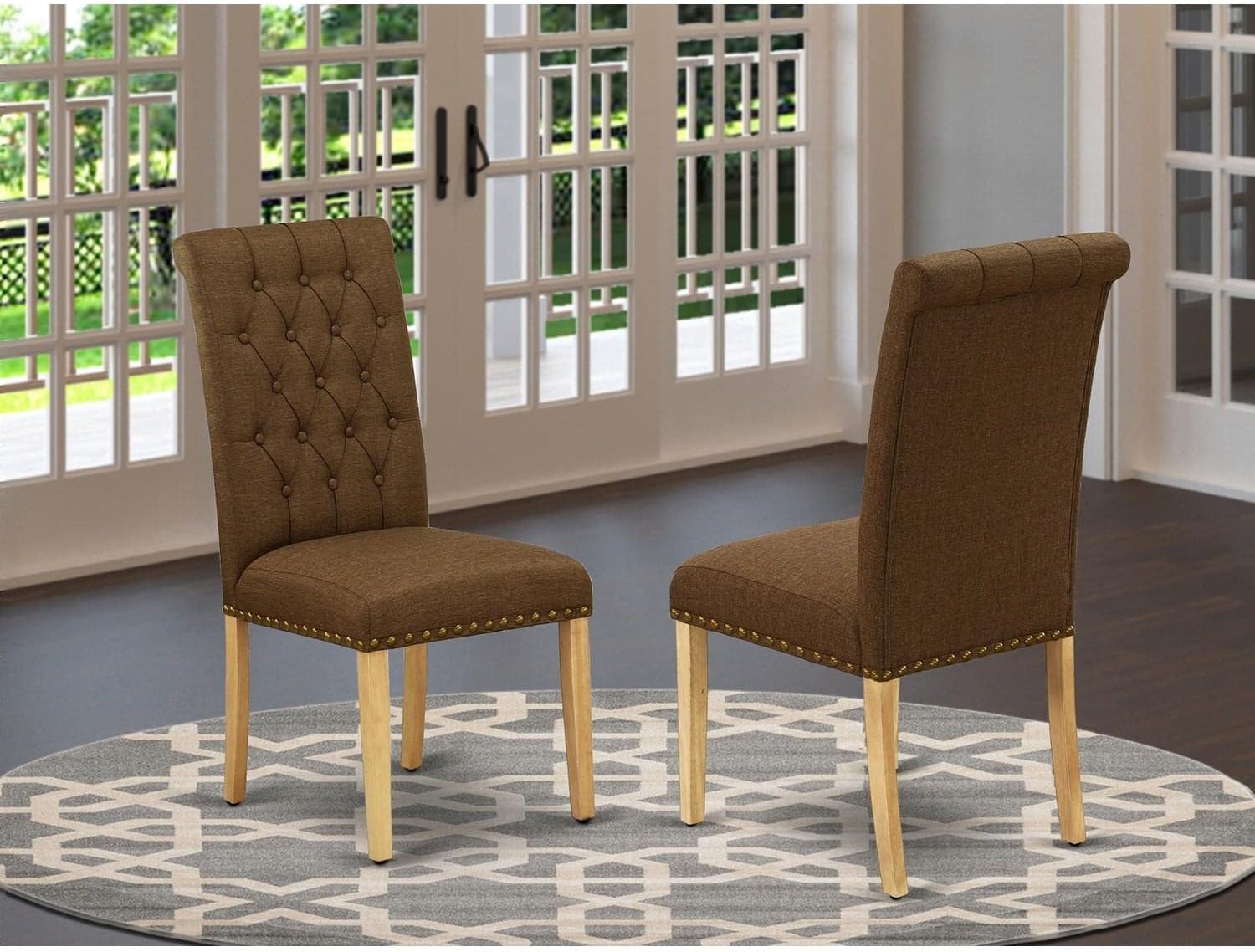 East West Furniture BRP4T18 Parson – Juego de 2 sillas de comedor tapizadas de tela de lino marrón con botones y ribete de clavos, color roble