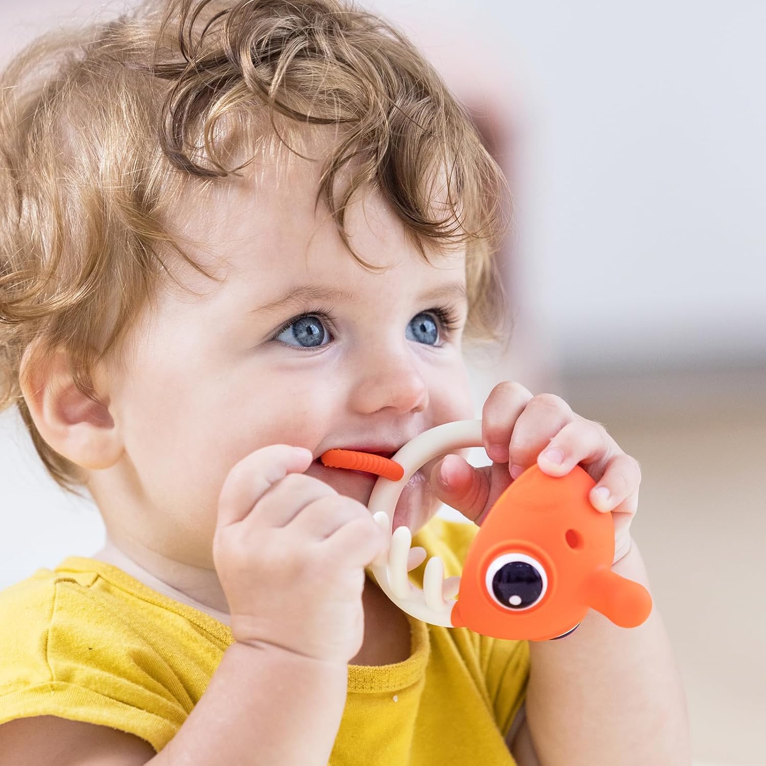Mombella Clownfish – Juguetes mordedores para bebés, juguetes de dentición para bebés de 0, 3, 6, 12 meses con clip, mordedores de silicona suave y