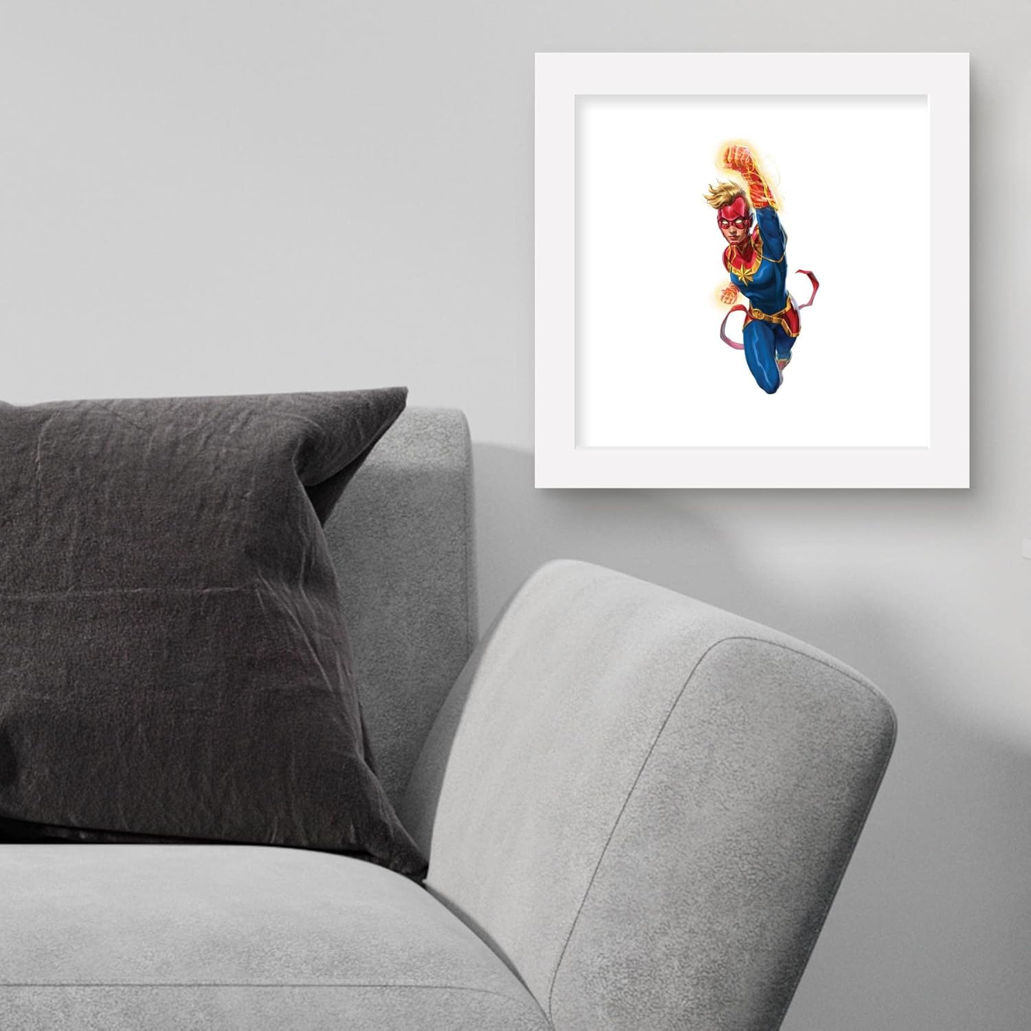 Trends International Gallery Pops Marvel Comics Avengers – Póster de pared de Capitana Marvel, 12 x 12 pulgadas, versión enmarcada en blanco