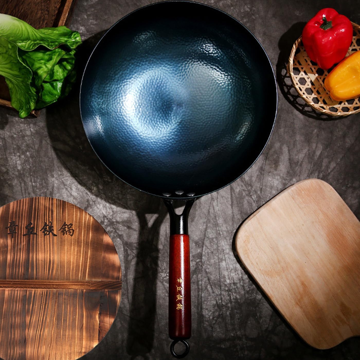 TKRADISH Wok de hierro fundido de 14 pulgadas, woks chinos de hierro martillado a mano con mango de madera y tapa, sartenes grandes antiadherentes,