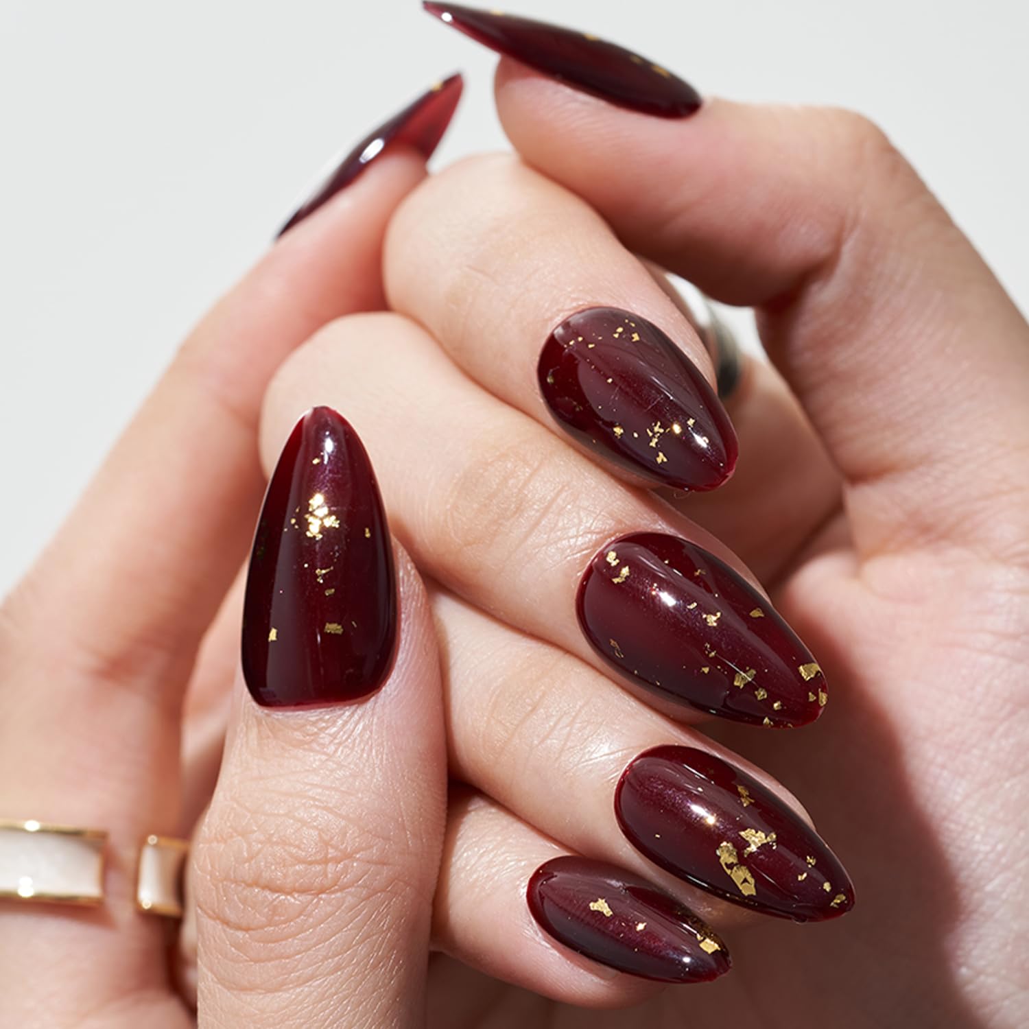 GLAMERMAID Uñas postizas a presión color blanco nude, punta francesa negra media, uñas postizas cortas góticas, almendra, kits de uñas postizas
