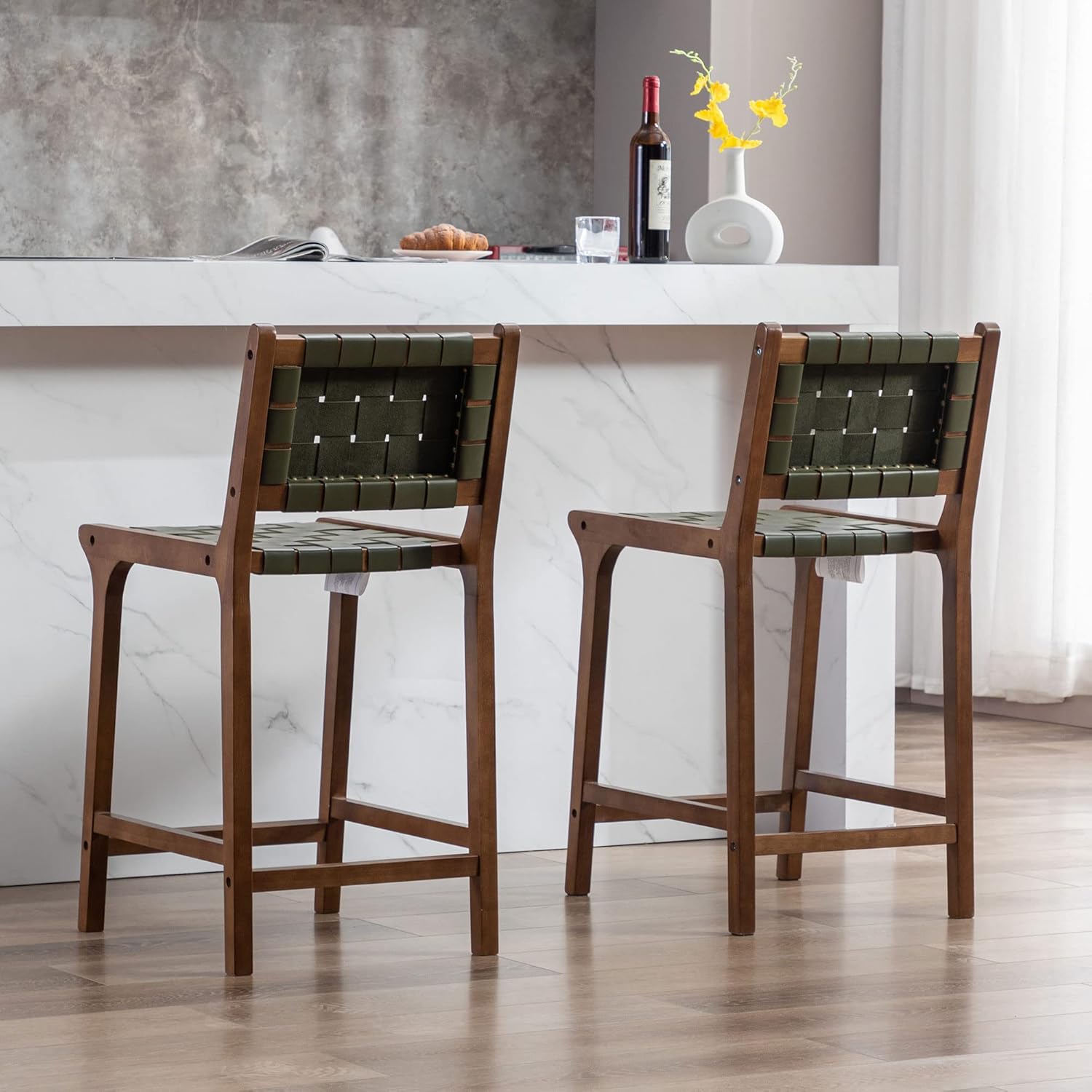 DM Furniture Taburete de bar de 23.5 pulgadas de altura de mostrador, juego de 2 tiras tejidas de piel sintética, taburetes de bar con correas de