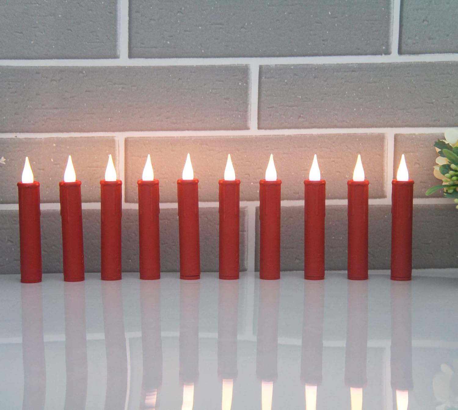 Velas LED cónicas para árbol de Navidad con temporizador, control remoto y clips extraíbles, funciona con pilas, juego de 10 velas cónicas realistas