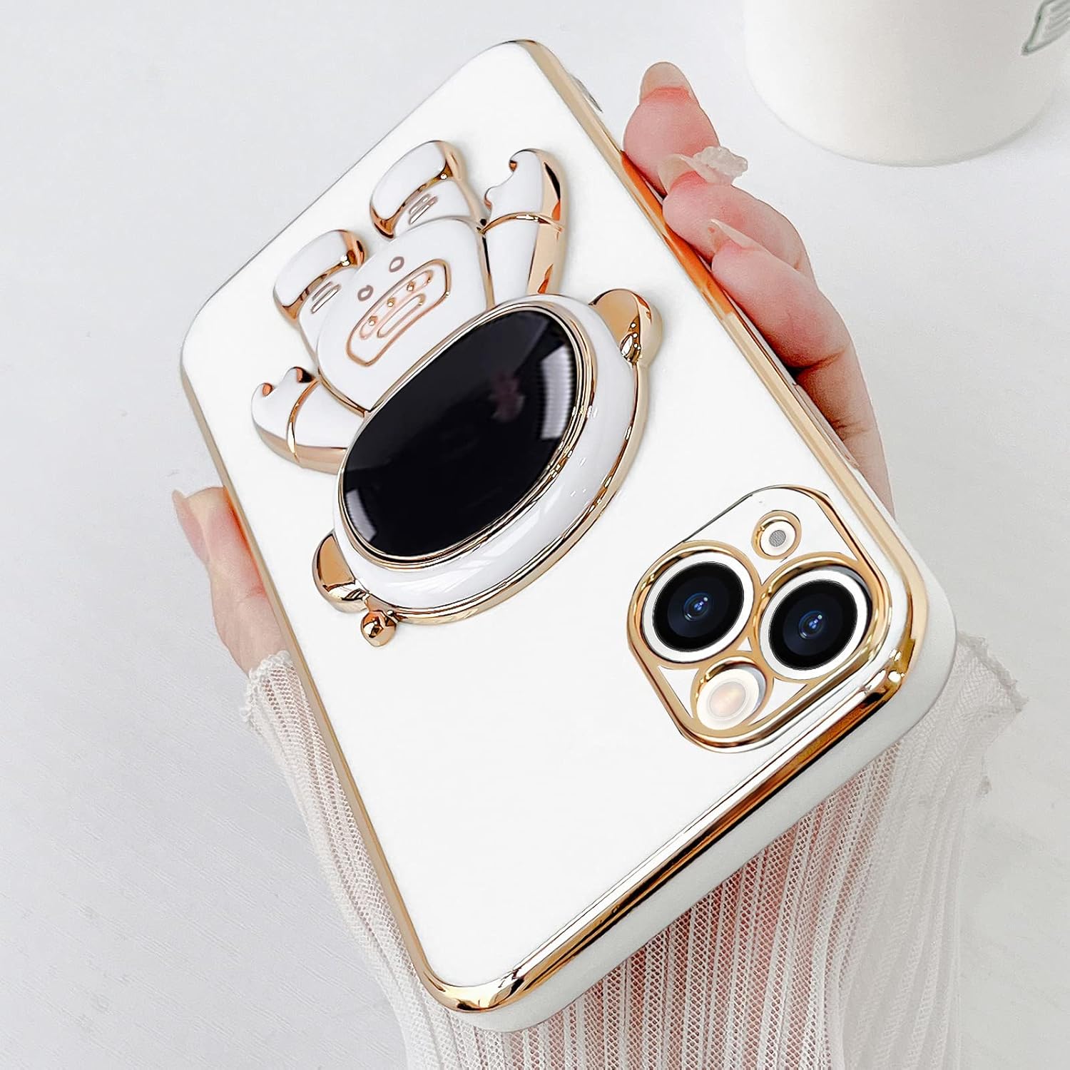 Pepmune Funda compatible con iPhone 13, diseño de soporte de astronauta en 3D, protección de cámara, a prueba de golpes, suave cubierta trasera para