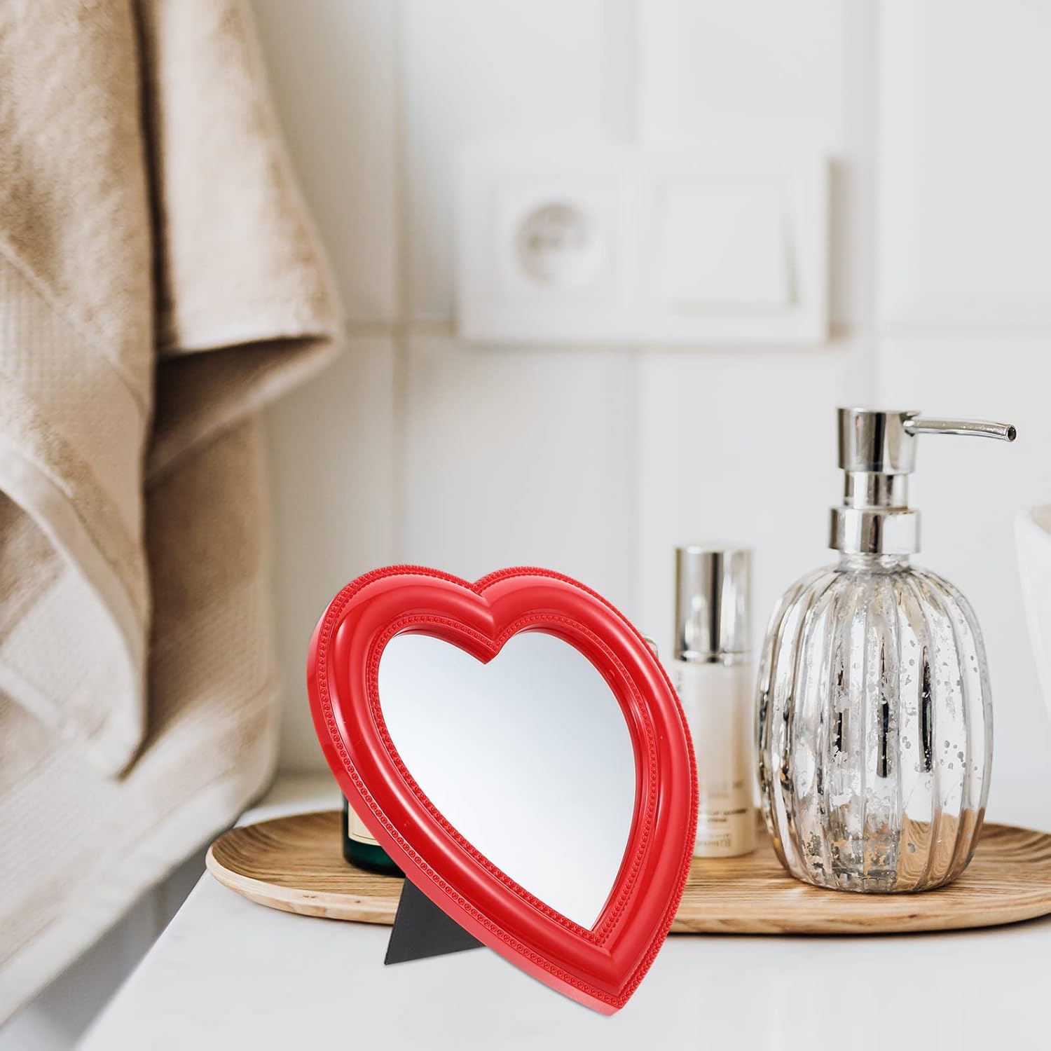 Beaupretty Espejo de maquillaje de corazón, 1 unidad, espejo de maquillaje de amor, espejo decorativo de corazón para niña, espejo colgante de