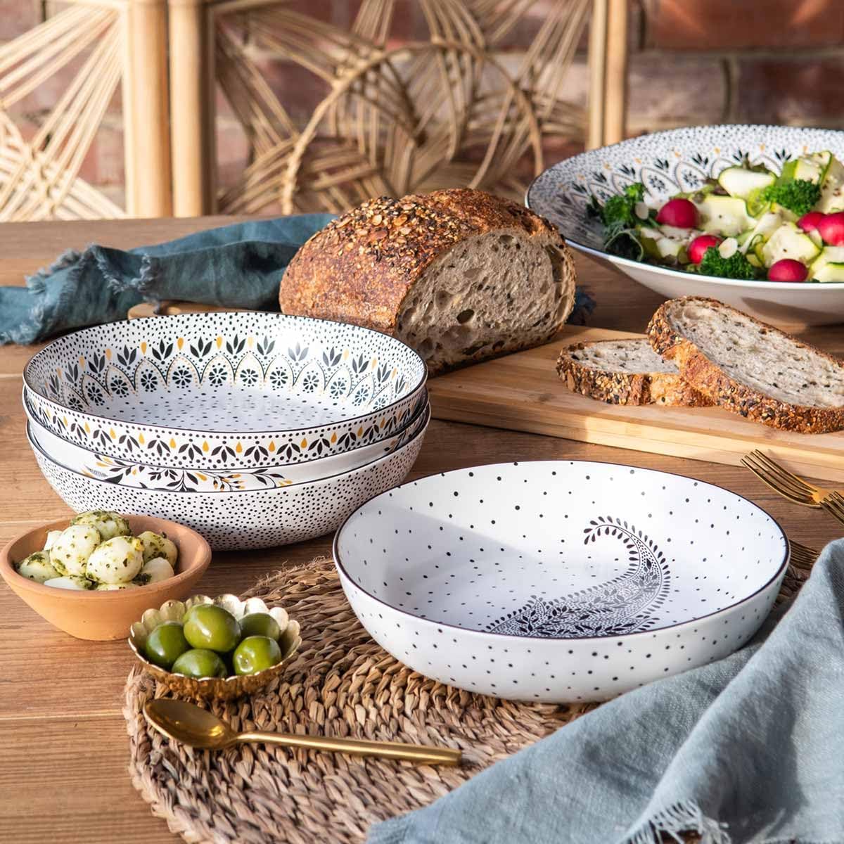 Portmeirion Inicio & Regalos Sara Miller London Artisanne Noir – Cuenco bajo para pasta con detalles dorados, 8.6 in
