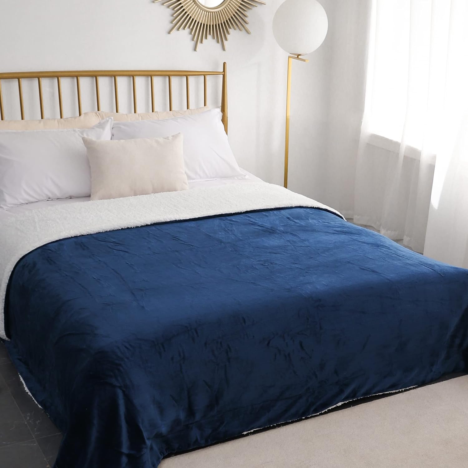 Manta de tamaño King de 90 x 108 pulgadas, color azul marino, cálida manta de forro polar sherpa, cómoda manta de forro polar súper suave de doble