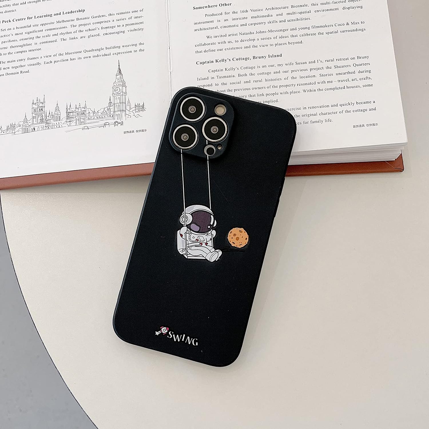 Linda funda para iPhone 11 Pro Max, diseño de astronauta, planeta y luna, diseño elegante de TPU suave, a prueba de golpes, antideslizante, funda