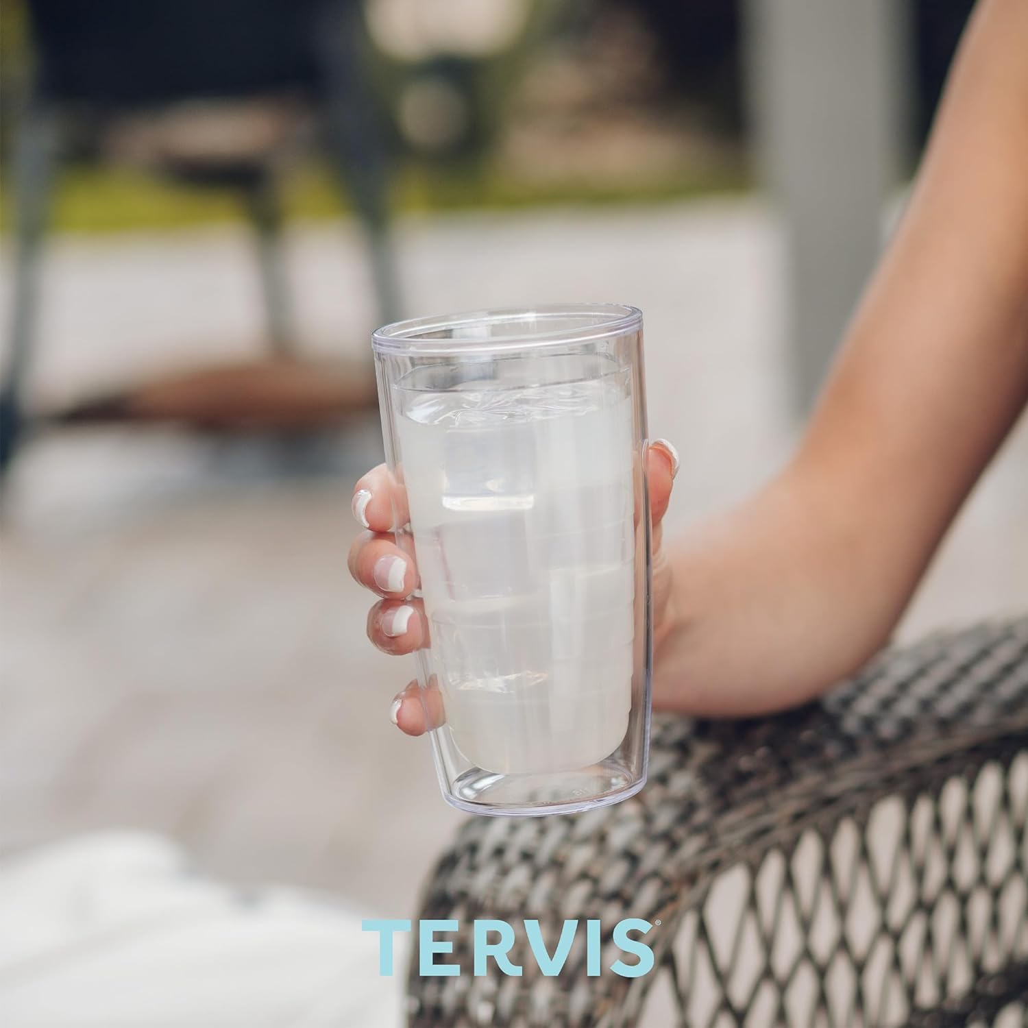 Tervis Vaso aislado de doble pared Stay Wild hecho en Estados Unidos mantiene las bebidas frías y calientes, 16 onzas, transparente